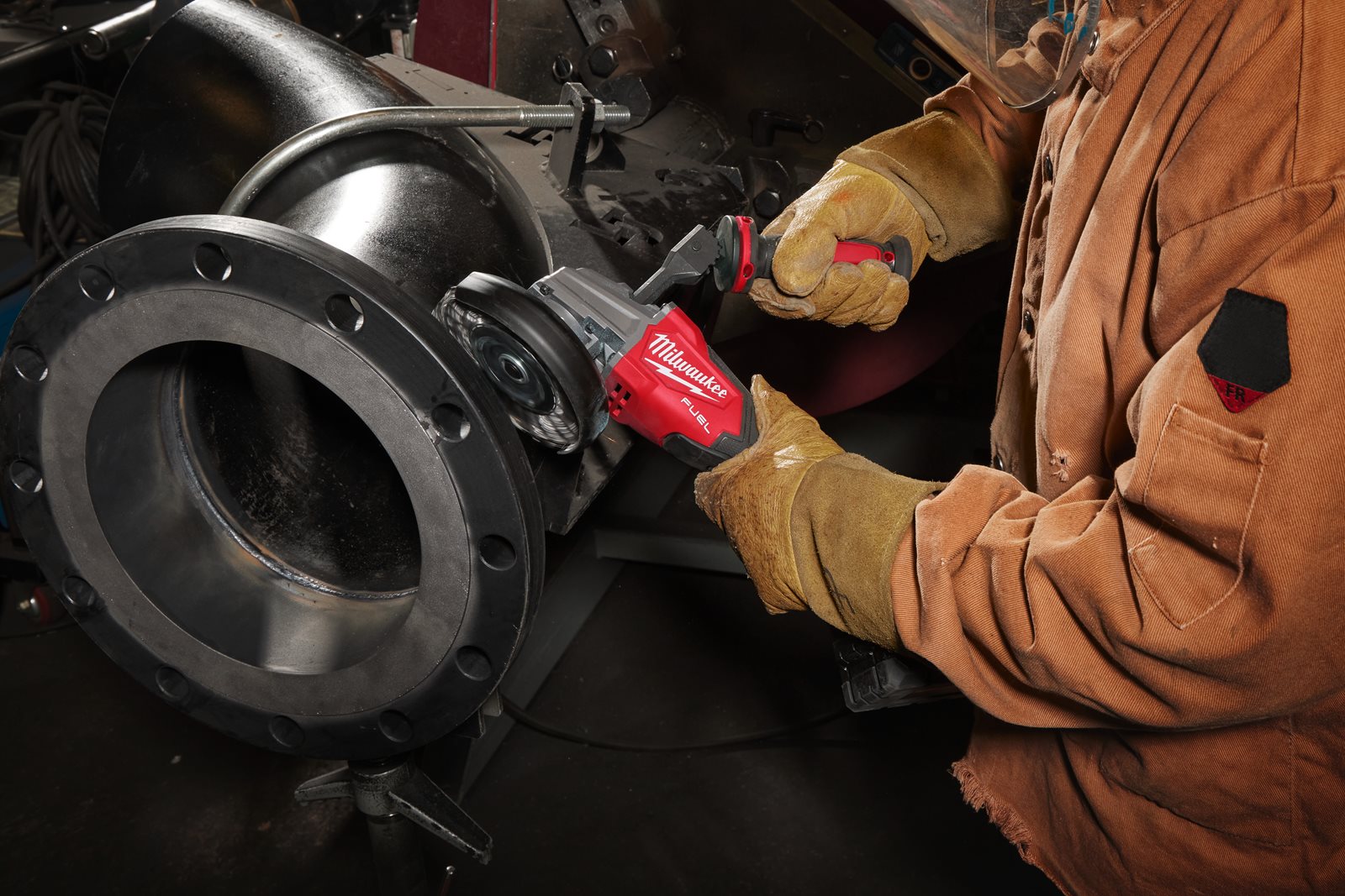 Polizor unghiular 125 mm cu viteză variabilă M18 FUELONE-KEY Milwaukee M18 FSAGSVO125X-0X - in utilizare 6