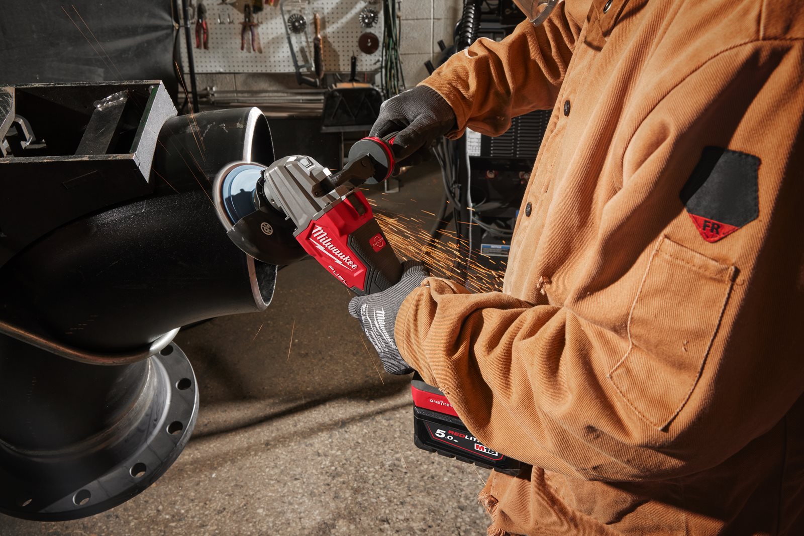 Polizor unghiular 125 mm cu viteză variabilă M18 FUELONE-KEY Milwaukee M18 FSAGSVO125X-0X - in utilizare 7
