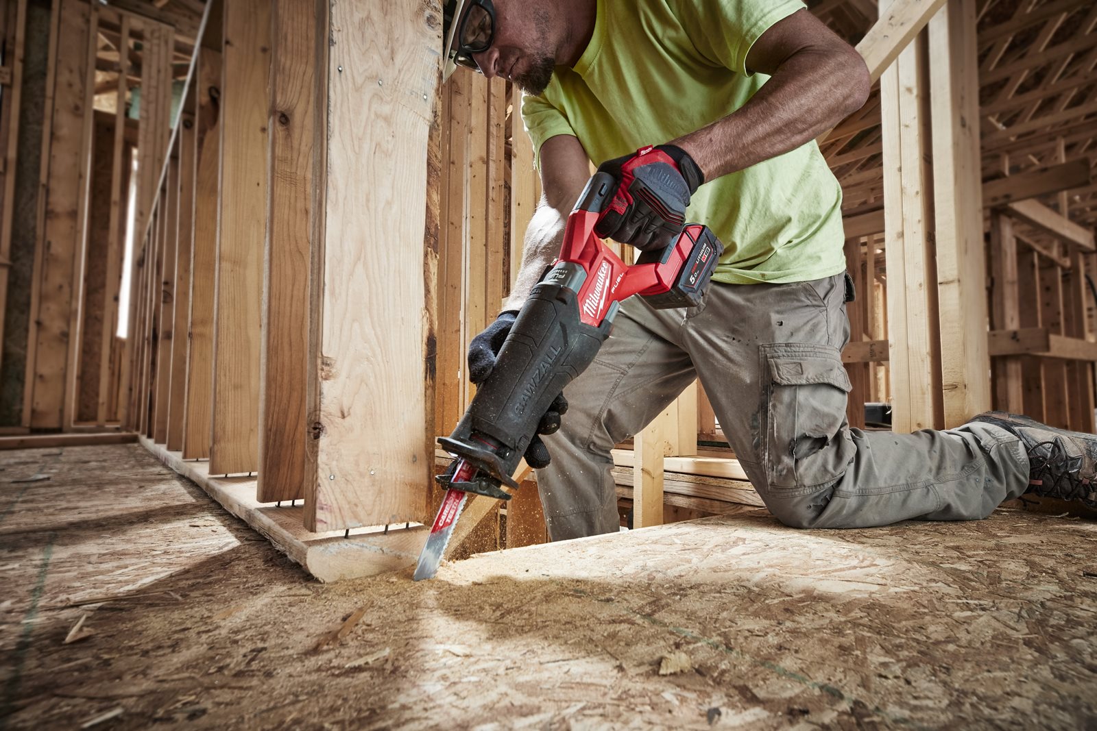 Fierăstrău sabie M18 FUEL SAWZALL Milwaukee M18 FSZ-502X - in utilizare 6
