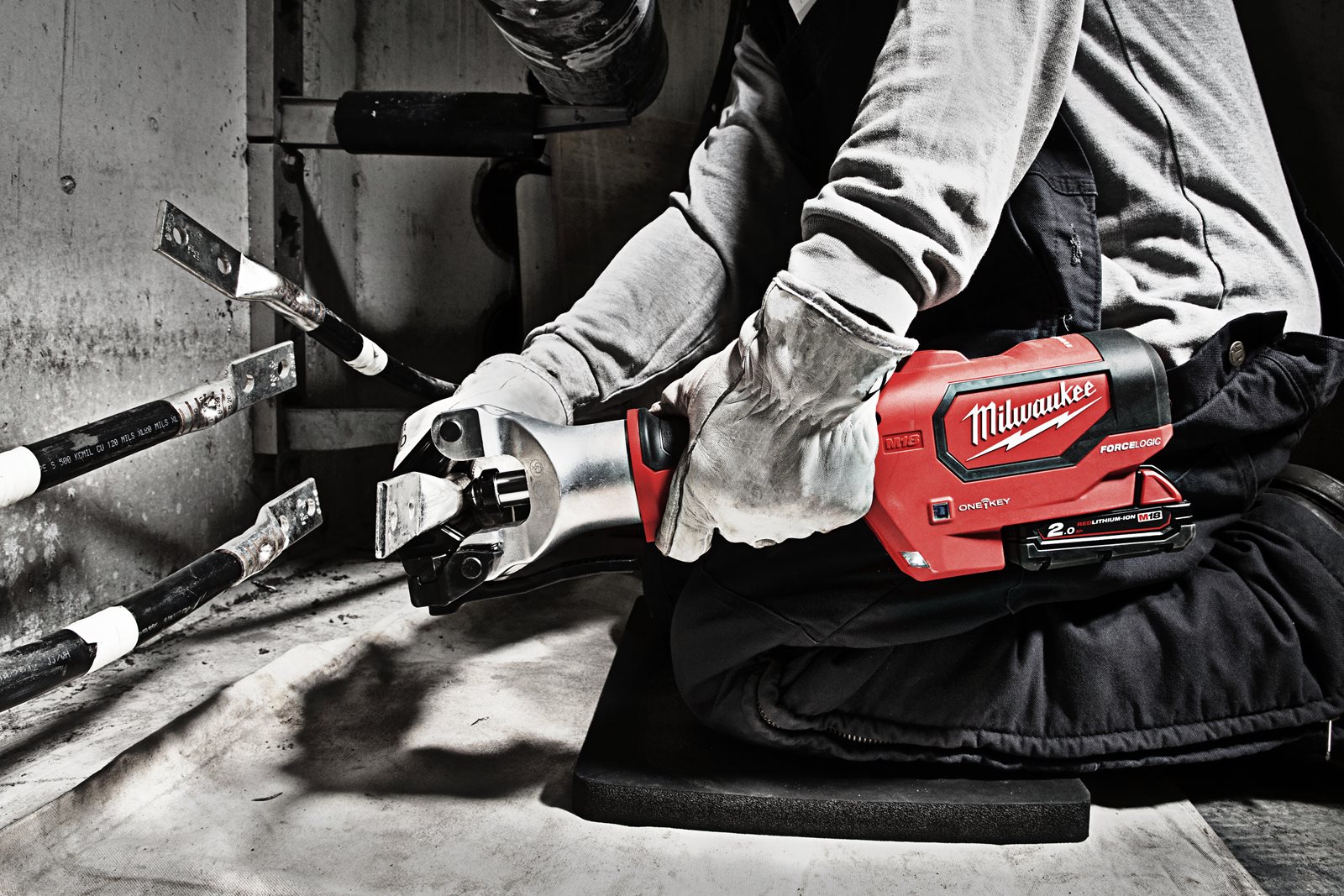 Sertizor fără bacuri M18 FORCE LOGIC Milwaukee M18 HDCT-0C - in utilizare 10