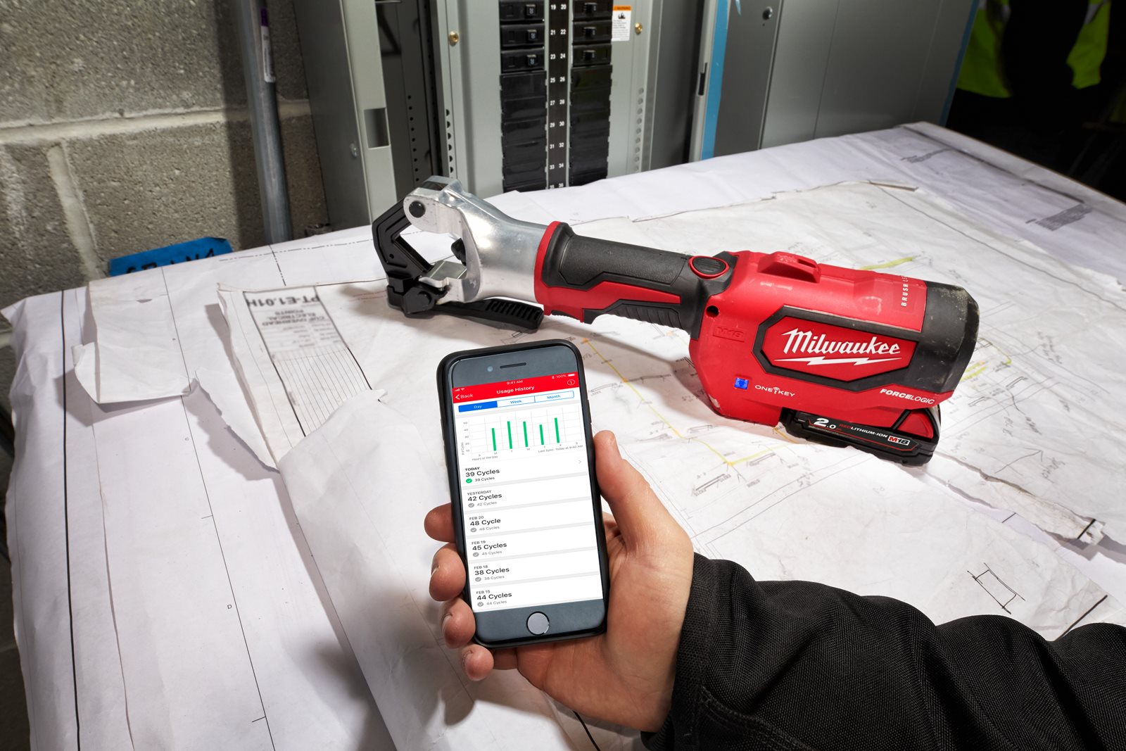 Sertizor fără bacuri M18 FORCE LOGIC Milwaukee M18 HDCT-0C - in utilizare 7