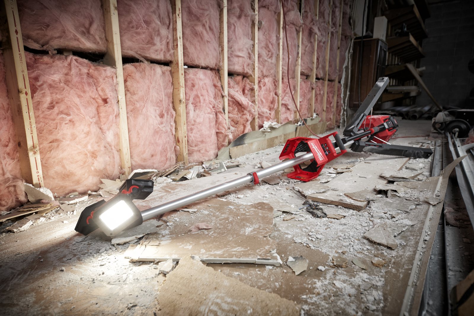Turn iluminat cu încărcător M18 Milwaukee M18 HOSALC-0 - in utilizare 5