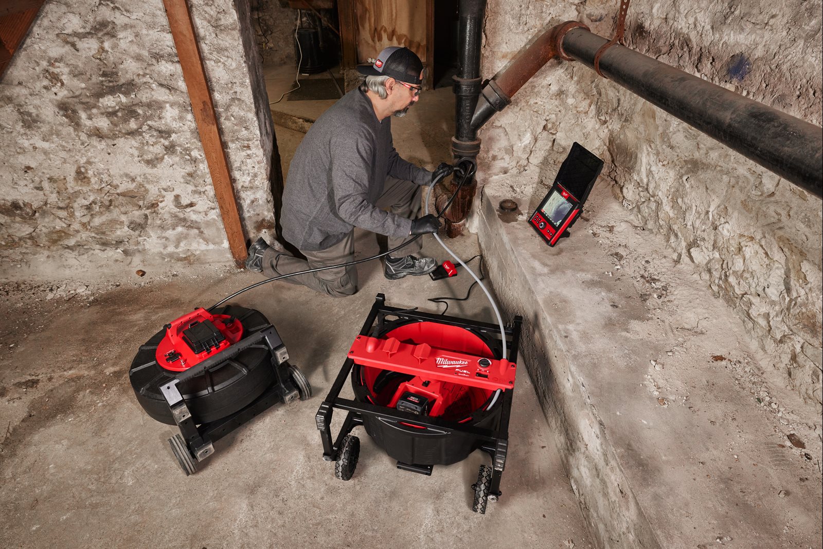 Mașină desfundare M18 cu ax flexibil de mare viteză Milwaukee M18 HSFSM-0 - in utilizare 6