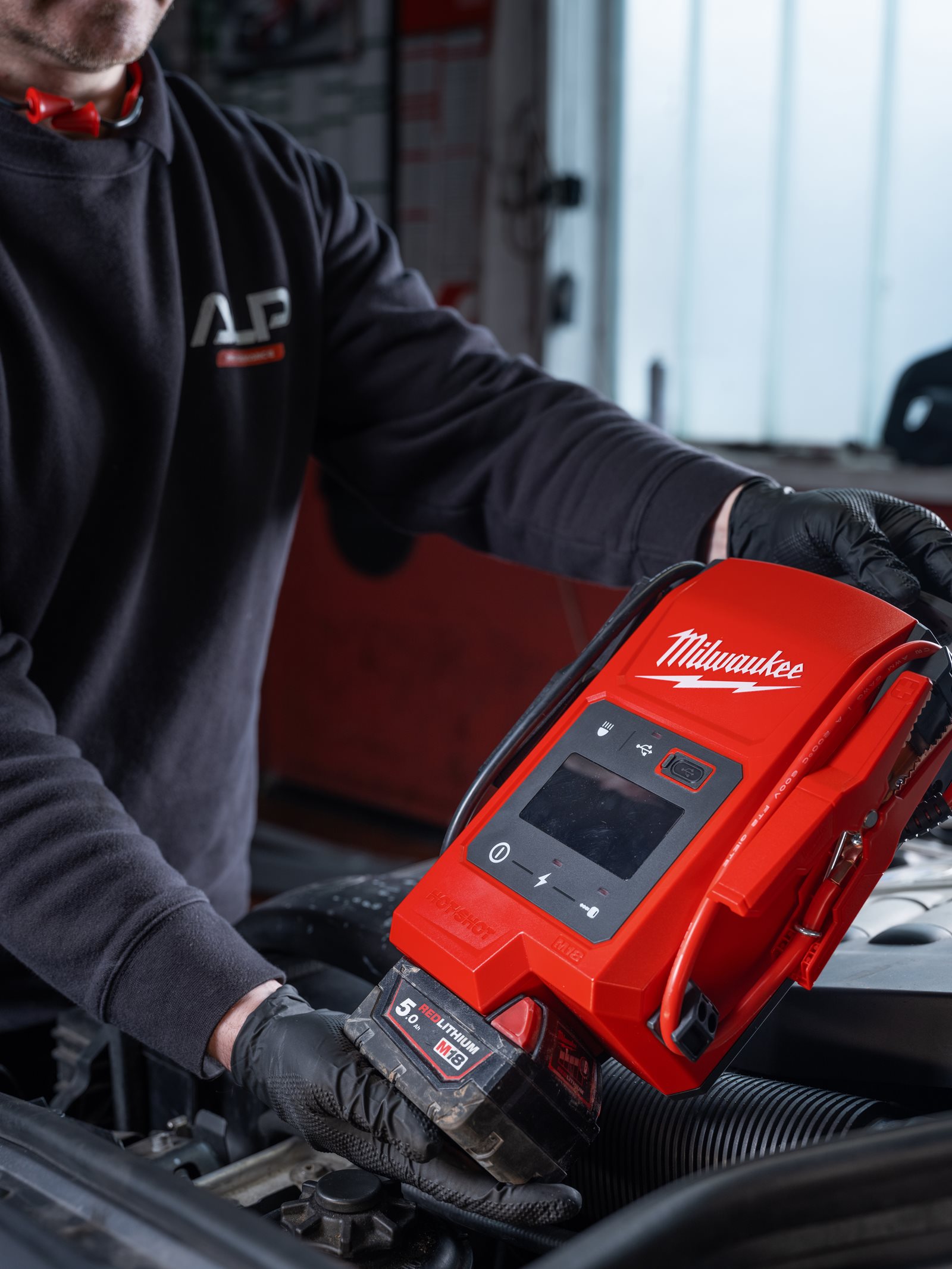 Robot pornire M18 Milwaukee M18 JS2000-0 - in utilizare 2
