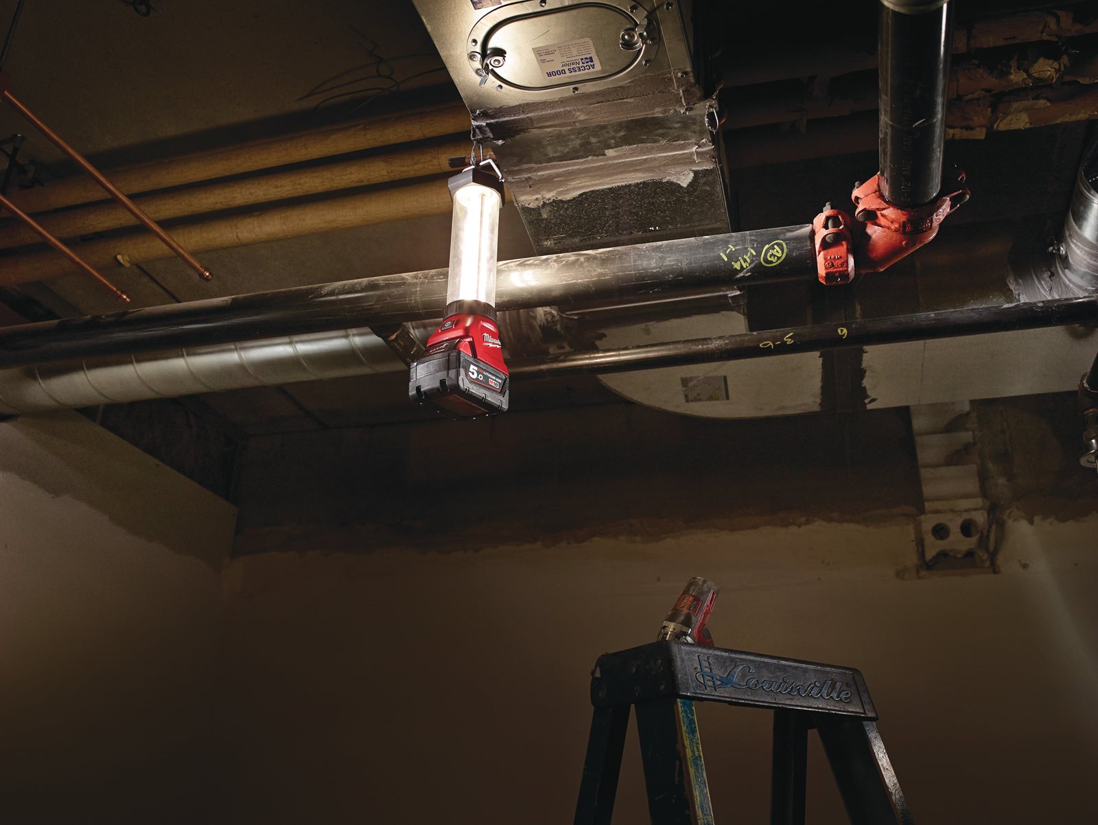 Lampă LED M18 Milwaukee M18 LL-0 - in utilizare 2