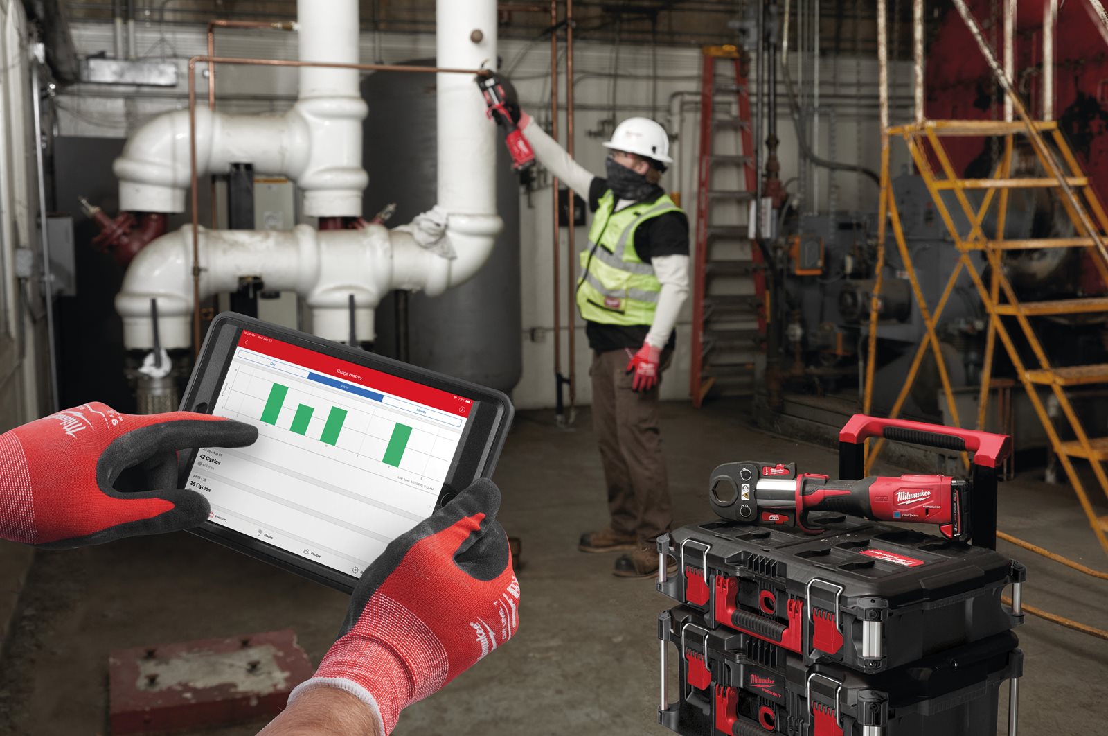 Presă M18 FORCE LOGIC ONE-KEY compactă cu motor fără perii Milwaukee M18 ONEBLHPT-0C - in utilizare 3