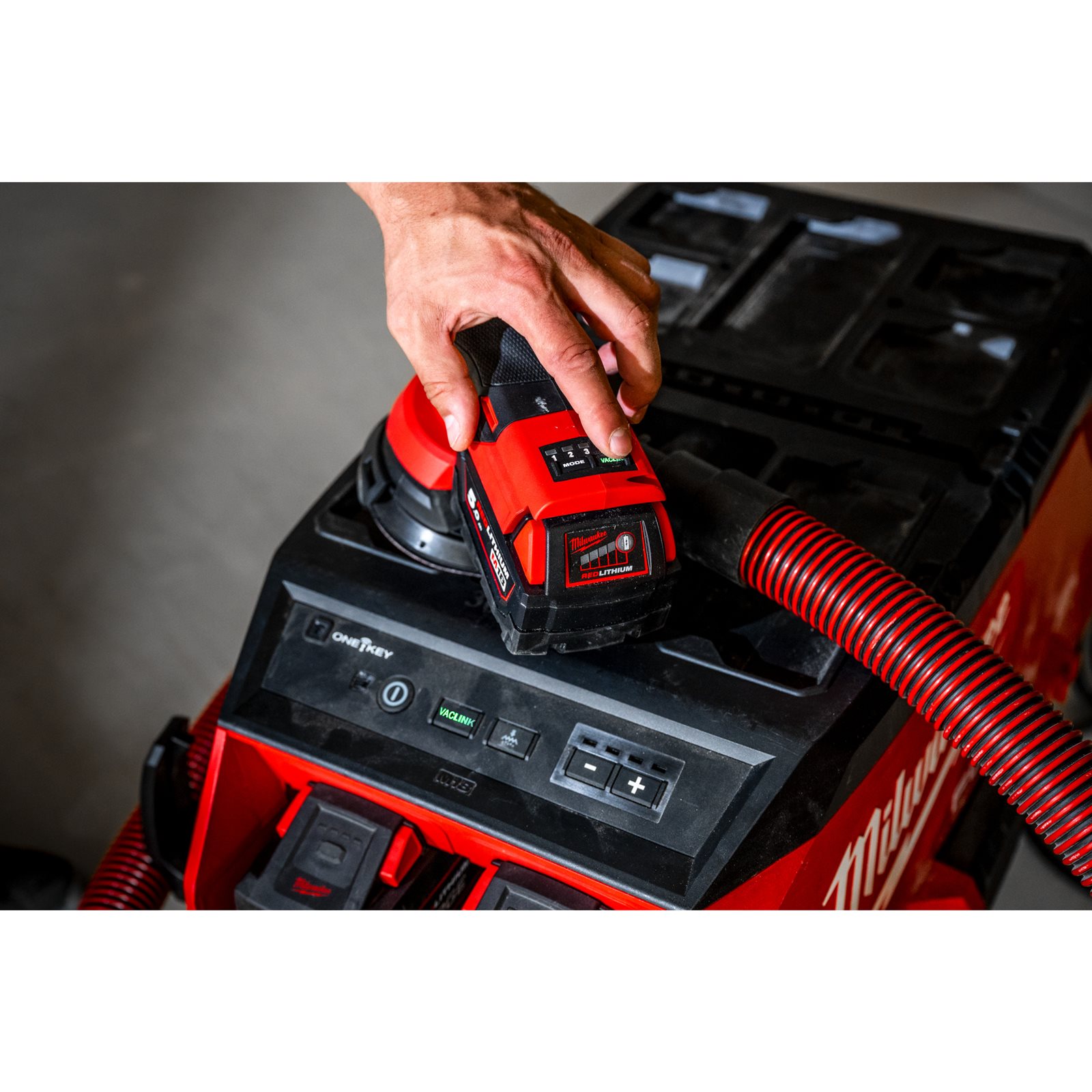 Aspirator, clasa M M18 FUEL AC/DC cu VACLINK Milwaukee M18 ONEF2VC34M-0 - detaliu 8