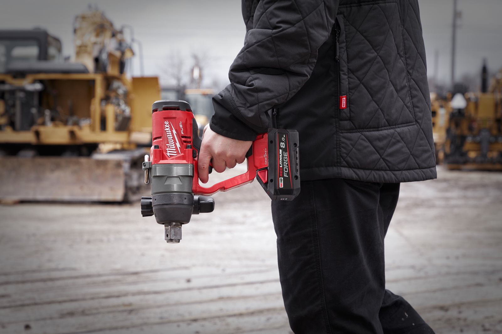 Cheie de impact 1" ONE-KEY M18 FUEL, cuplu ridicat și inel de fixare Milwaukee M18 ONEFHIWF1-0X 4933459732 - in utilizare 2