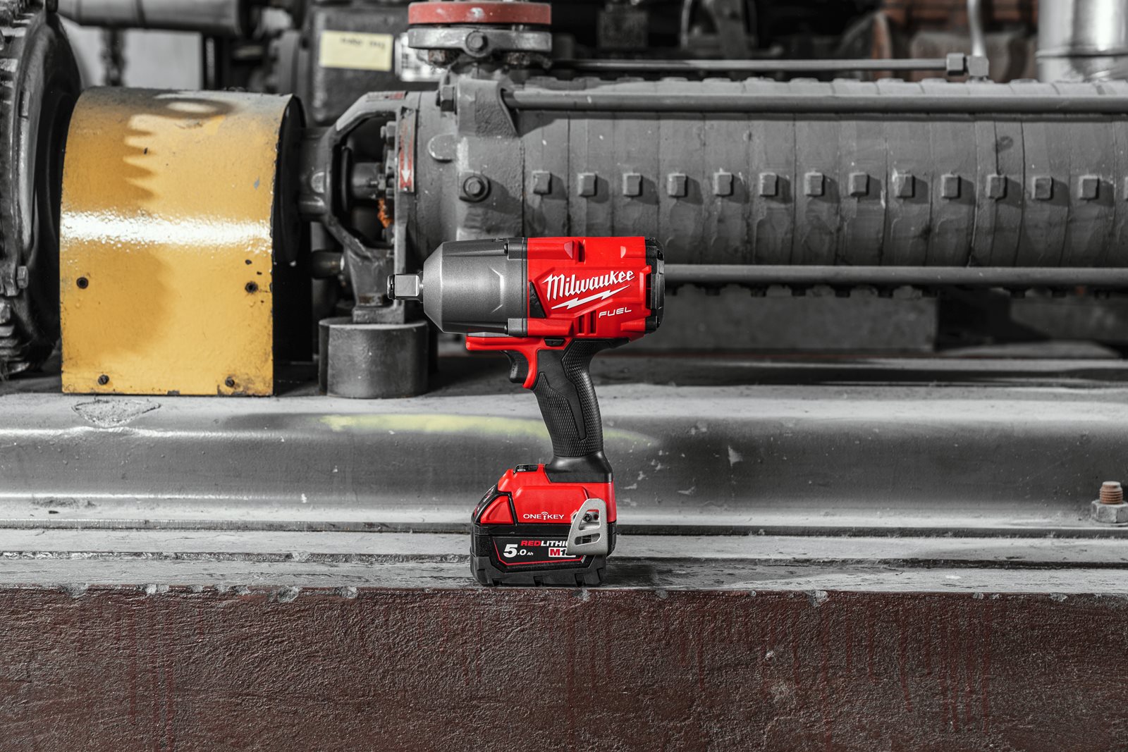 Cheie de impact 3/4" ONE-KEY M18 FUEL, cuplu ridicat și inel de fixare Milwaukee M18 ONEFHIWF34-0X 4933459729 - in utilizare 3