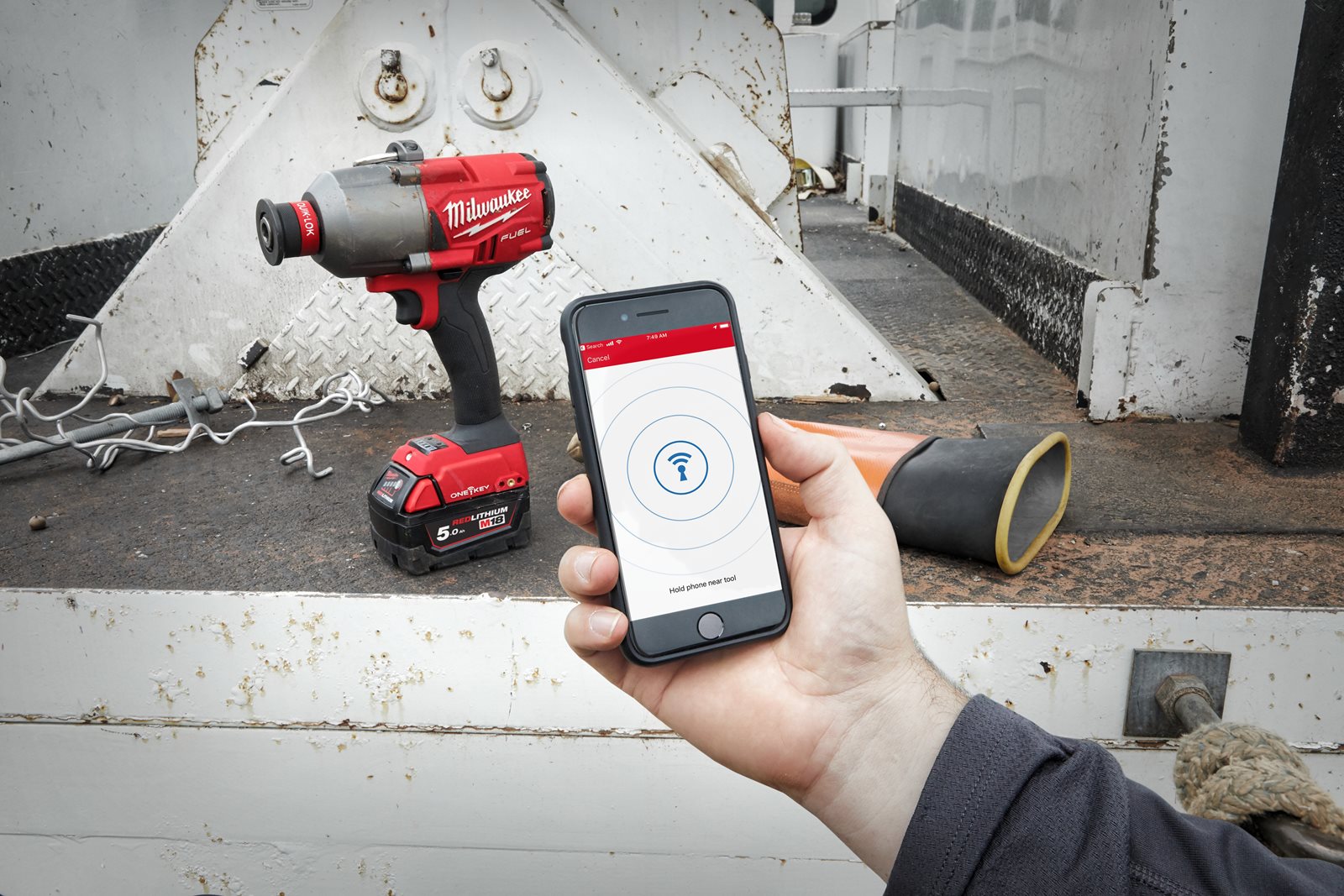 Cheie de impact 7/16"Hex ONE-KEY M18 FUEL și cuplu ridicat Milwaukee M18 ONEFHIWH716-0X - in utilizare 10