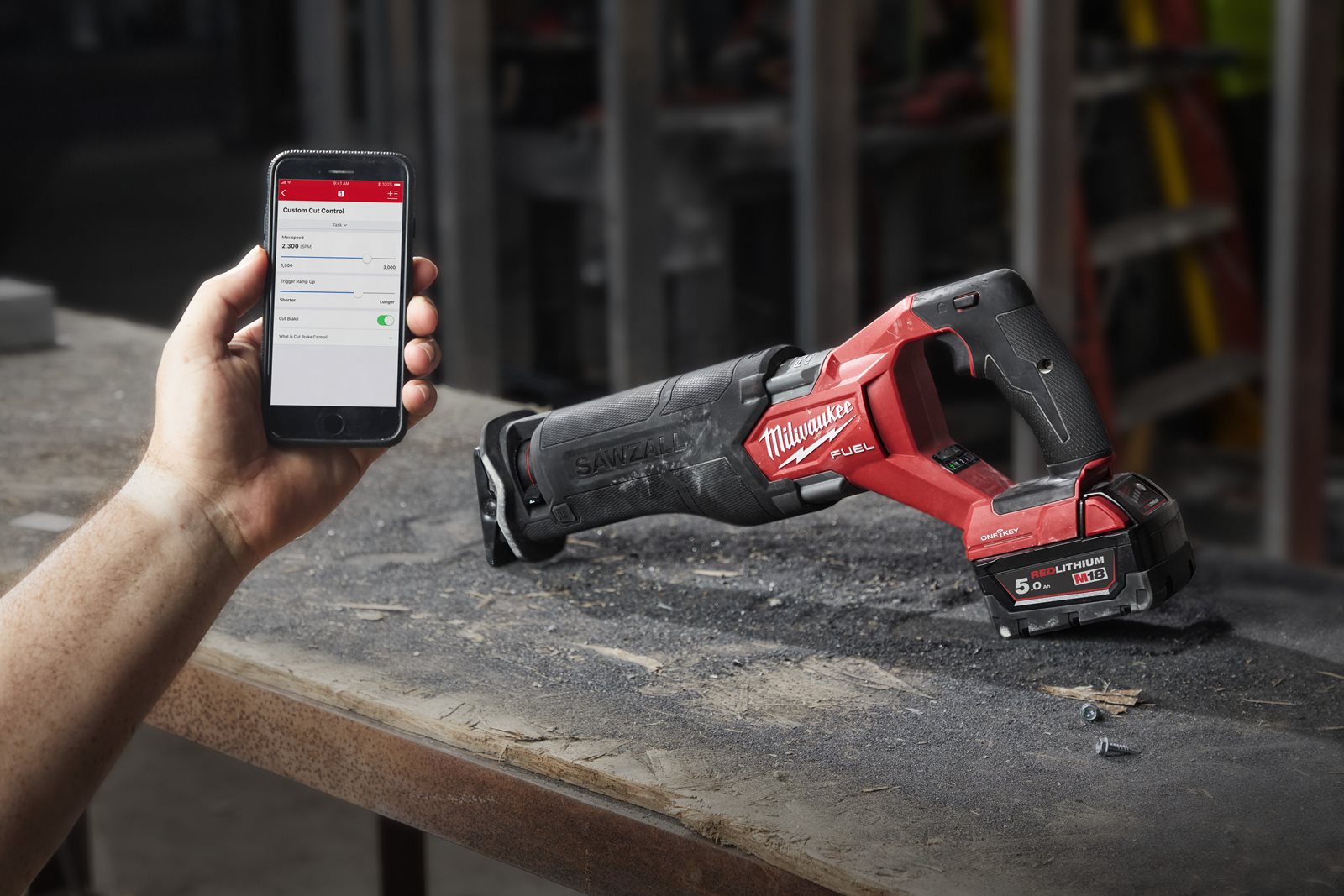 Fierăstrău sabie M18 FUEL ONE-KEY SAWZALL Milwaukee M18 ONEFSZ-502X - in utilizare 1
