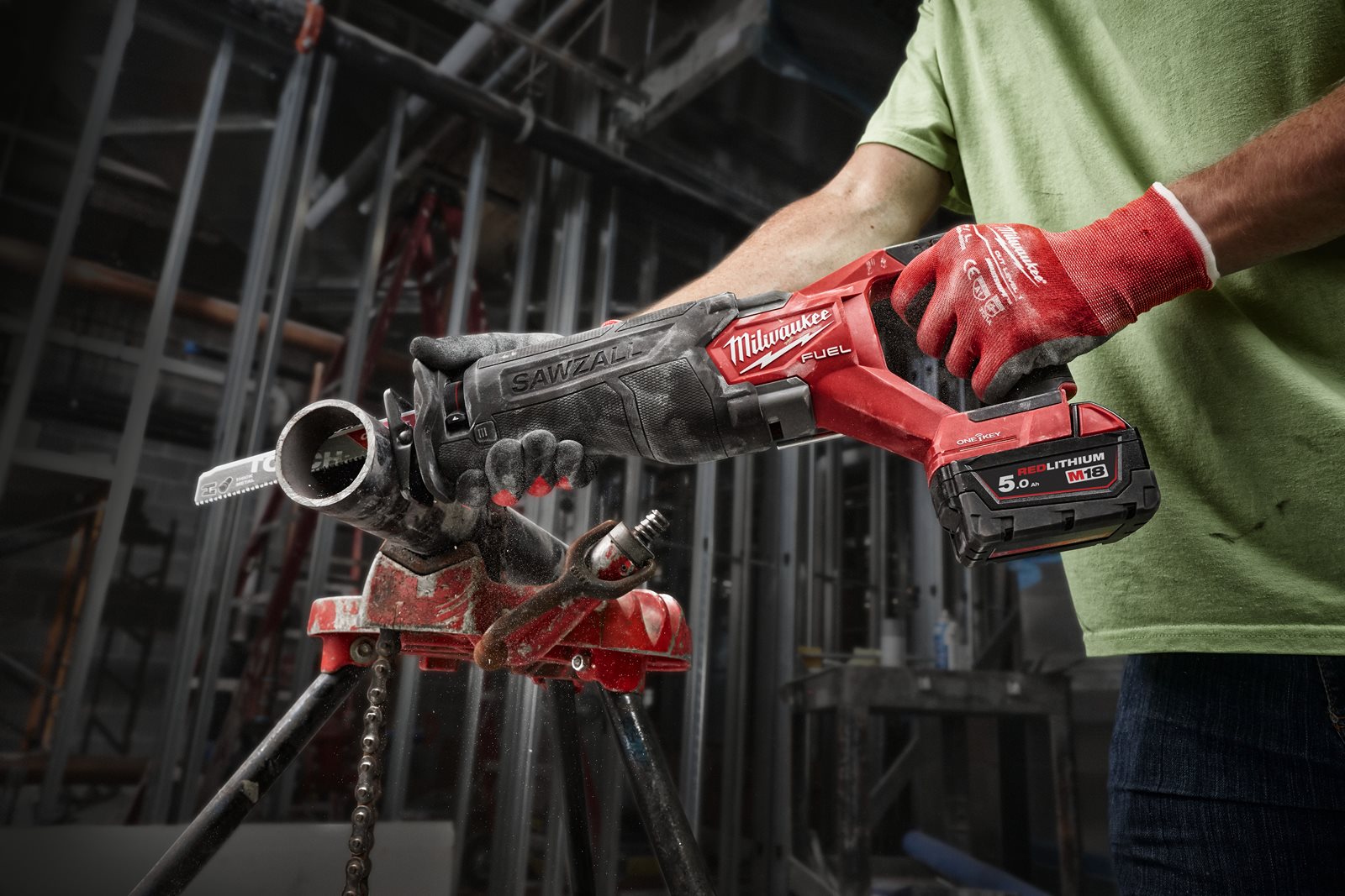 Fierăstrău sabie M18 FUEL ONE-KEY SAWZALL Milwaukee M18 ONEFSZ-502X - in utilizare 2