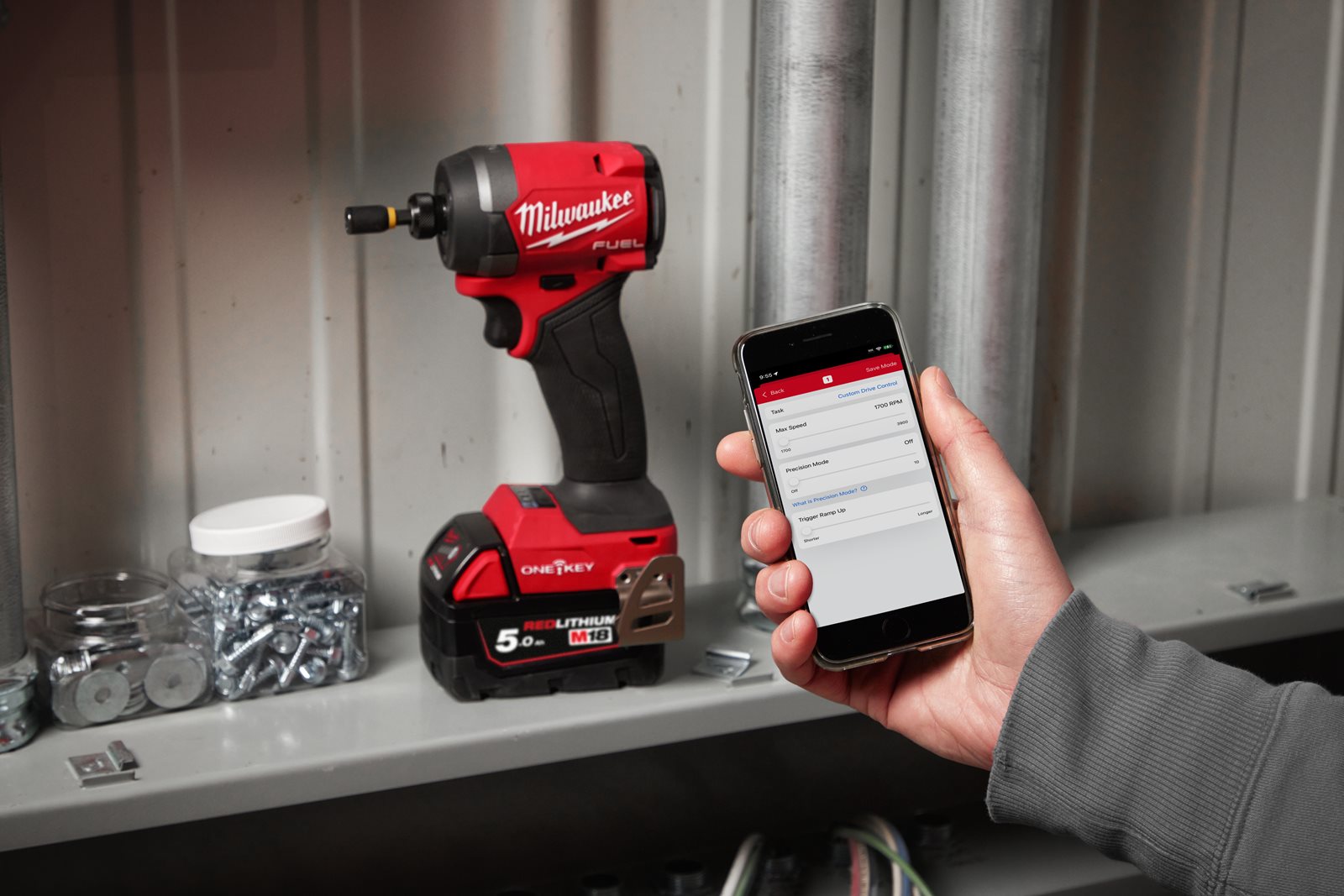 Mașină de înșurubat cu impact 1/4" Hex ONE-KEY M18 FUEL Milwaukee M18 ONEID3-0X - in utilizare 4