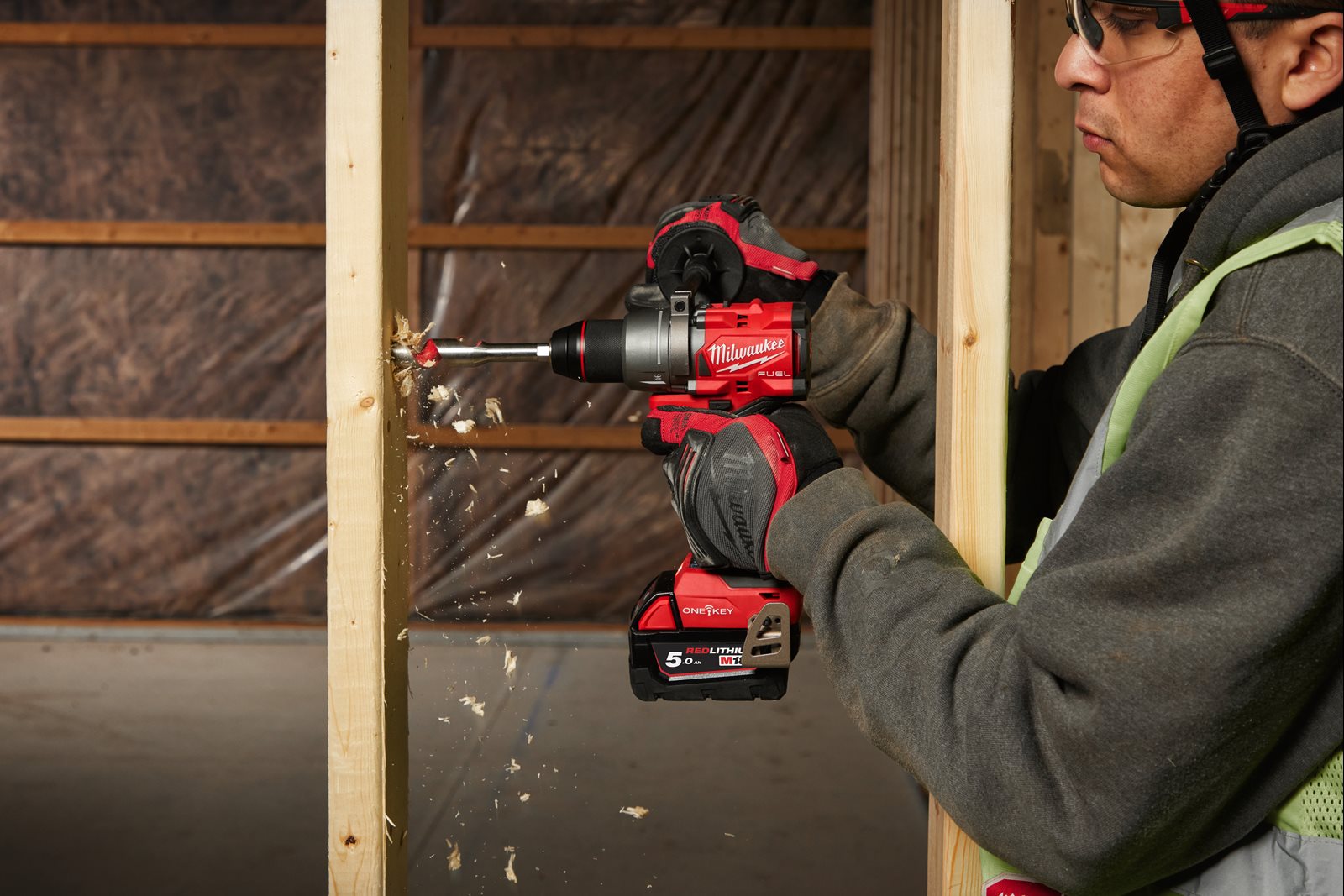 Mașină de găurit cu percuție ONE-KEY M18 FUEL Milwaukee M18 ONEPD3-0X - in utilizare 2