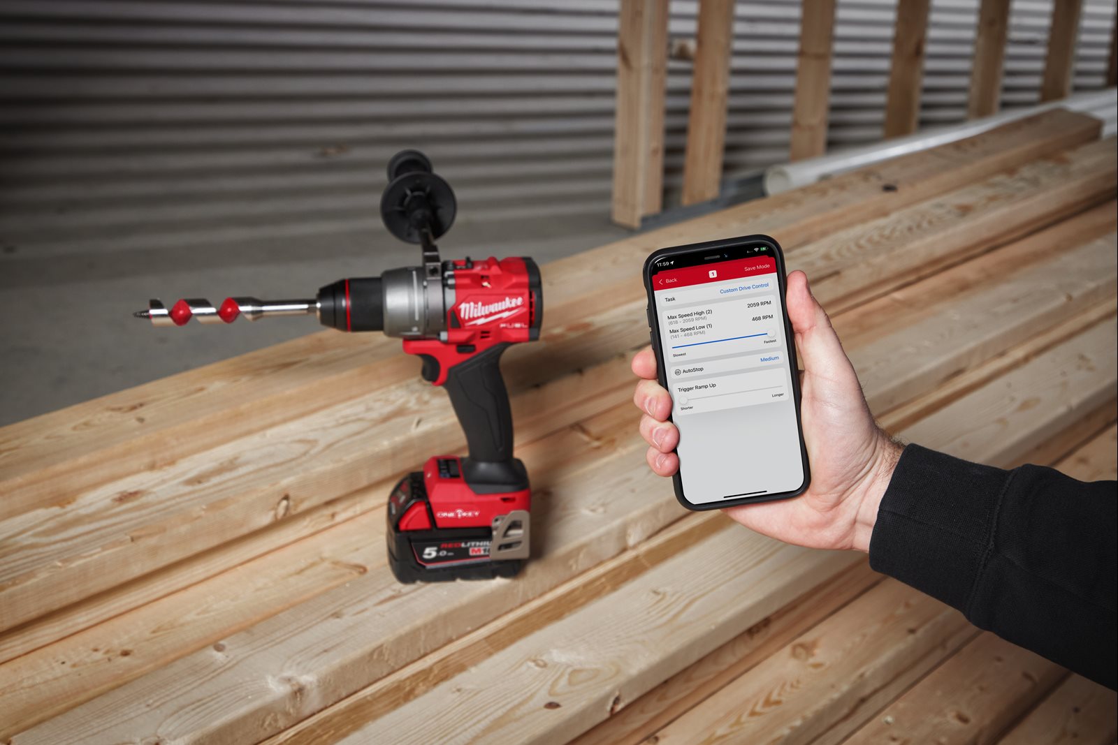 Mașină de găurit cu percuție ONE-KEY M18 FUEL Milwaukee M18 ONEPD3-0X - in utilizare 4
