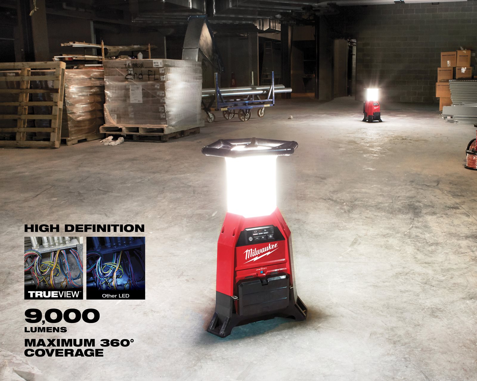 Lampă de șantier compactă cu ONE-KEY M18 și încărcător Milwaukee M18 ONESLDP-0 - in utilizare 8