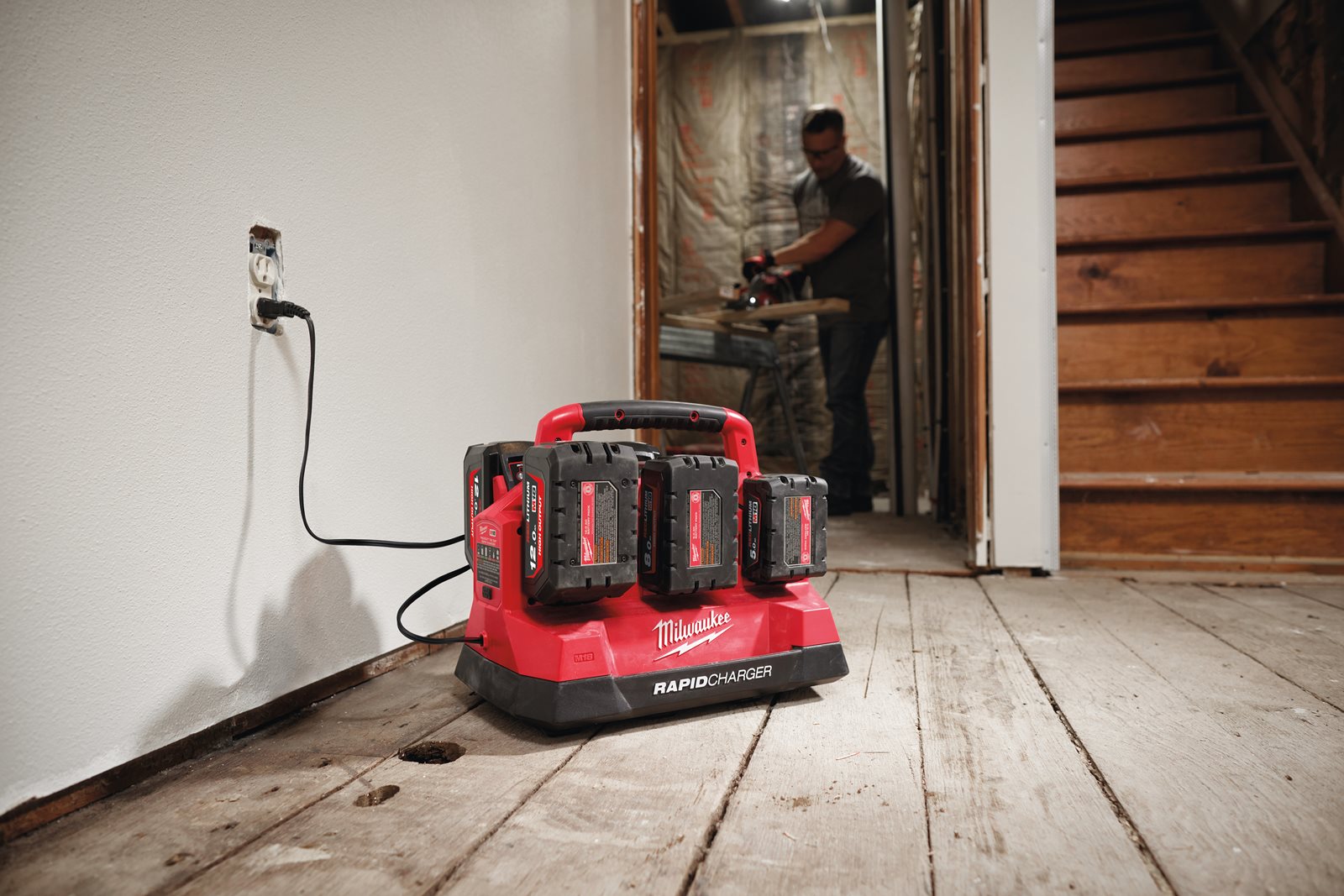 Încărcător cu 6 porturi M18 PACKOUT Milwaukee M18 PC6 - in utilizare 8