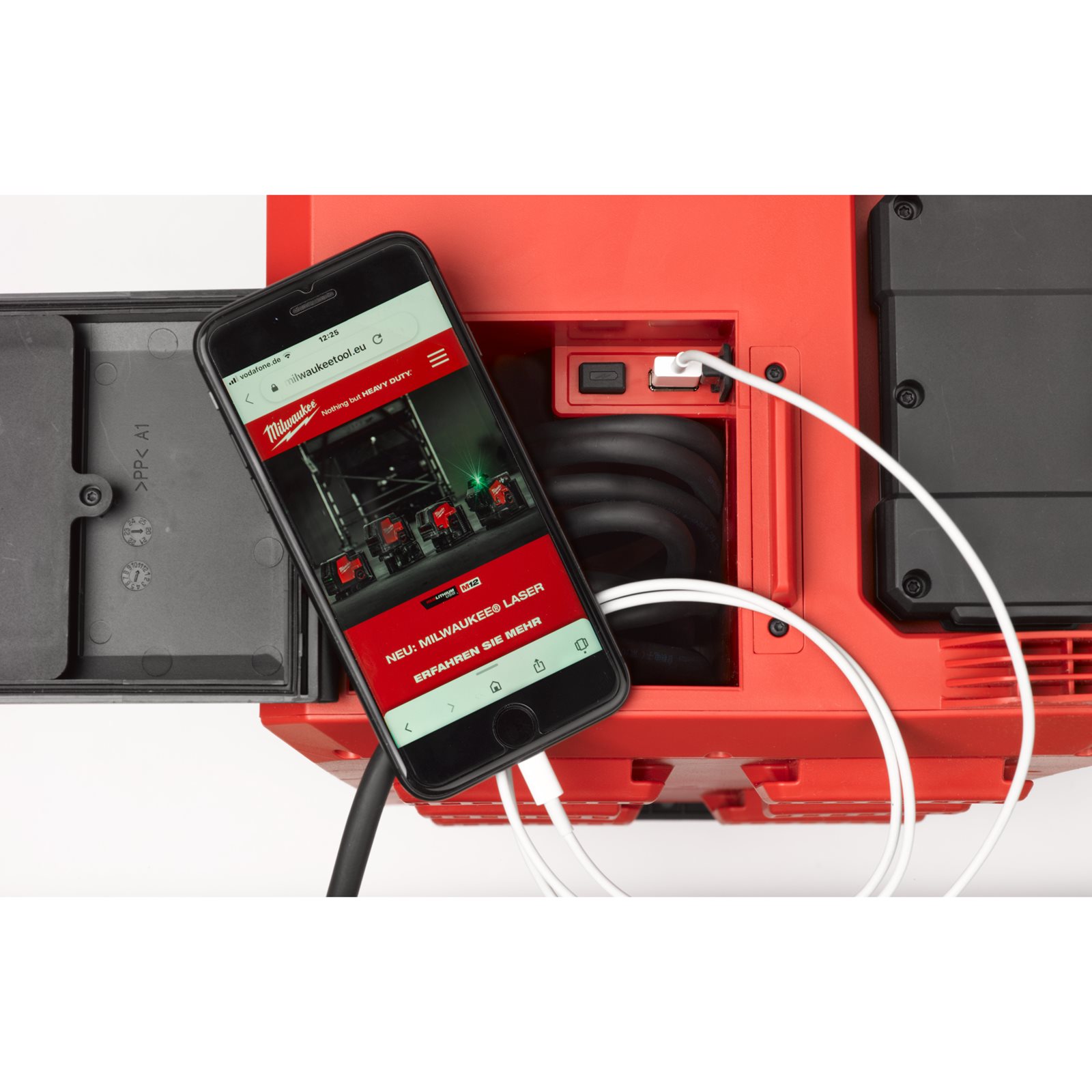 Proiector cu încărcător M18 PACKOUT Milwaukee M18 POALC-0 - detaliu 3