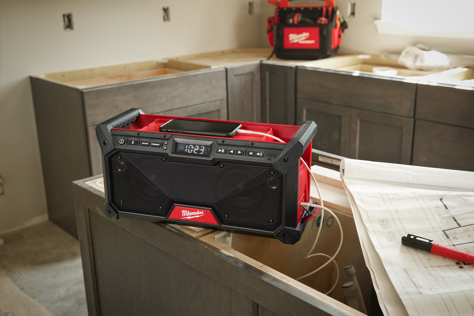Radio DAB+ M18 Milwaukee M18 RADDAB+G2-0 - in utilizare 3