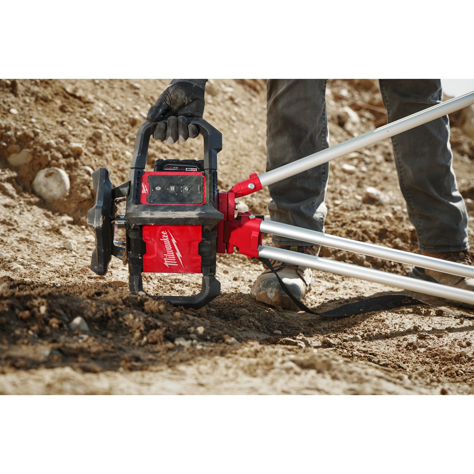Nivelă laser rotativă orizontală M18 600 m cu ONE-KEY Milwaukee M18 RLOH600-201C - detaliu 1
