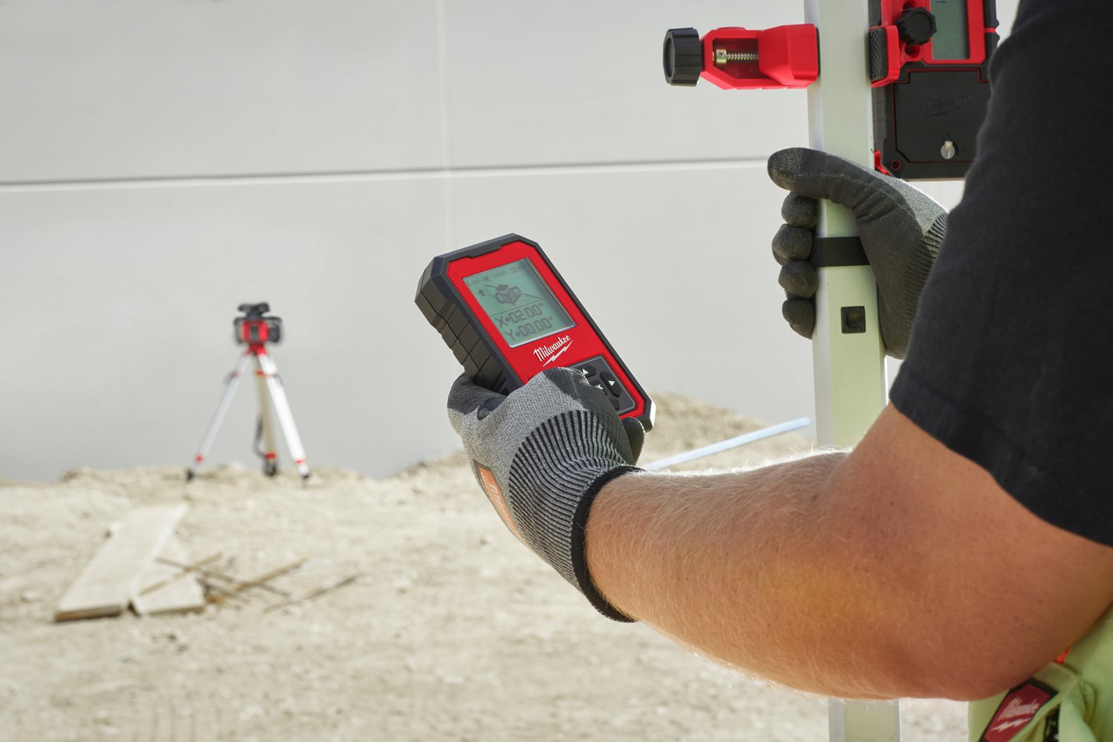 Nivelă laser rotativă, orizontală și verticală M181200 m cu ONE-KEY Milwaukee M18 RLOHV1200-501C - in utilizare 6