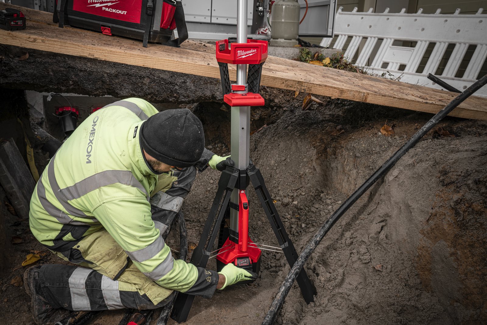 Proiector turn M18 Milwaukee M18 SAL2-0 - in utilizare 4