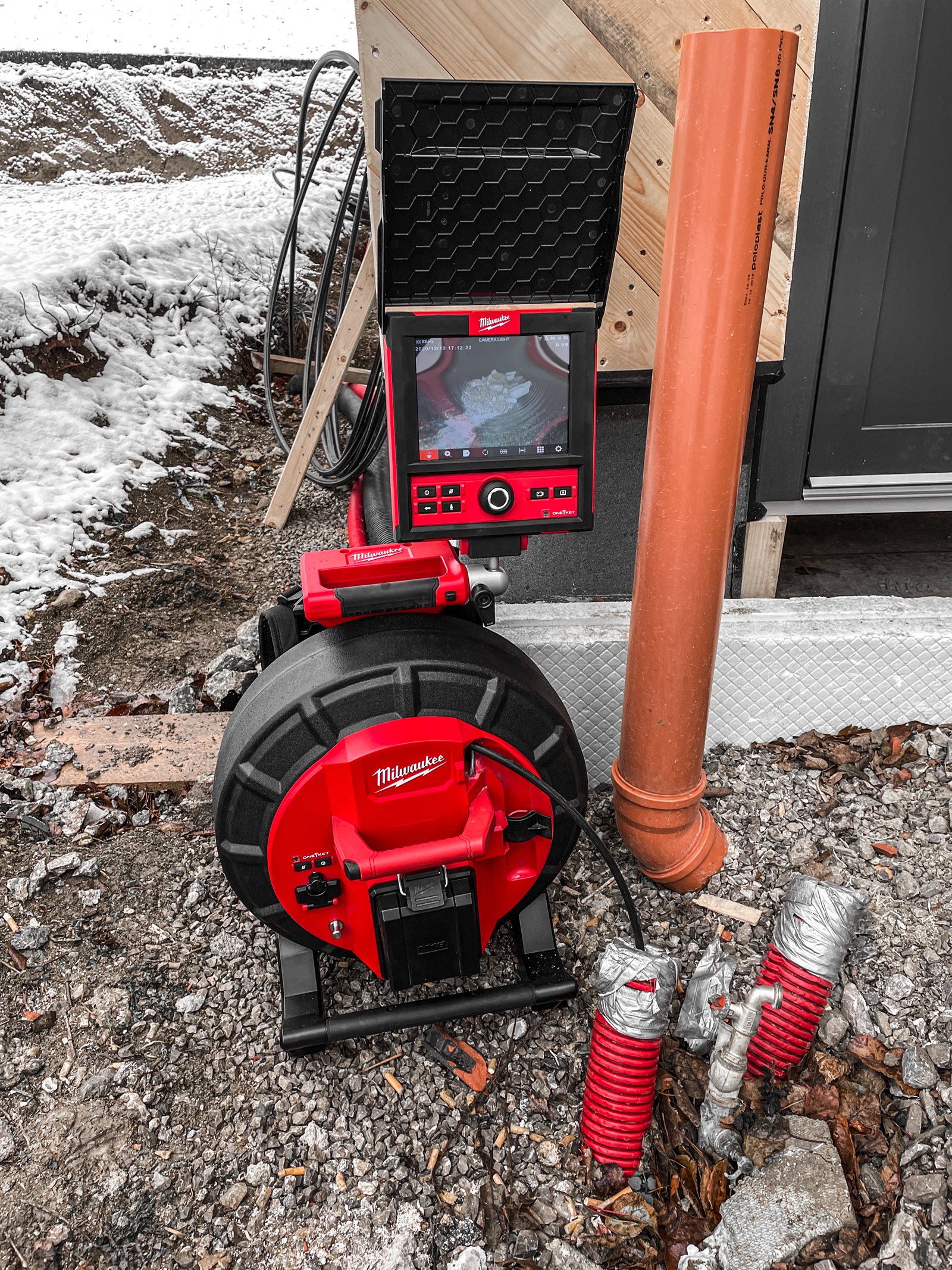 Cameră de inspecție canalizare M18 36 m, cap de cameră HDR de 25 mm Milwaukee M18 SIC36 HDR-0 - in utilizare 10