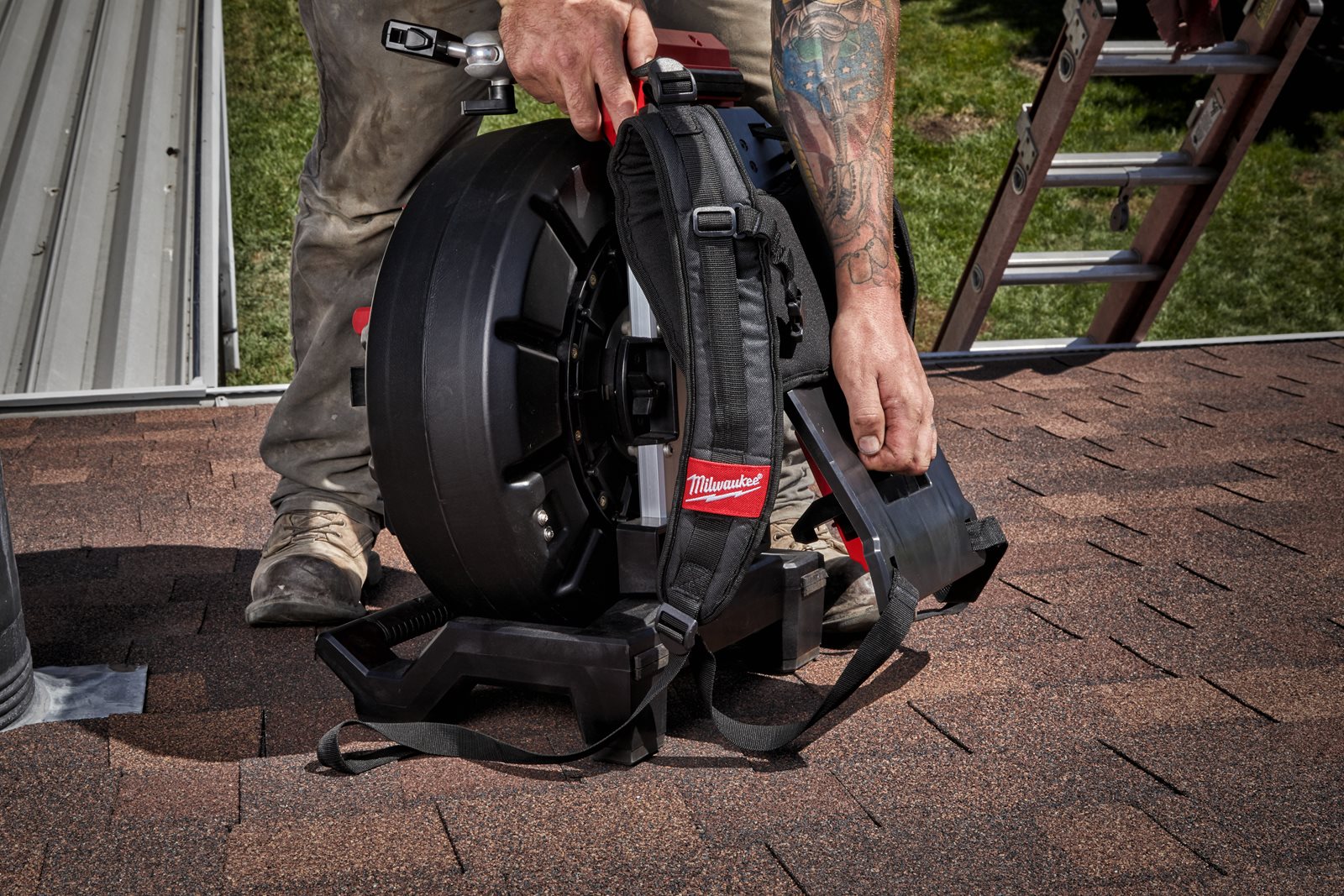 Cameră de inspecție canalizare M18 36 m, cap de cameră HDR de 25 mm Milwaukee M18 SIC36 HDR-0 - in utilizare 6