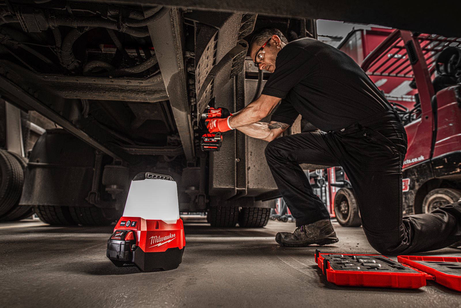 Proiector pentru șantier M18 Milwaukee M18 TAL-0 - in utilizare 9