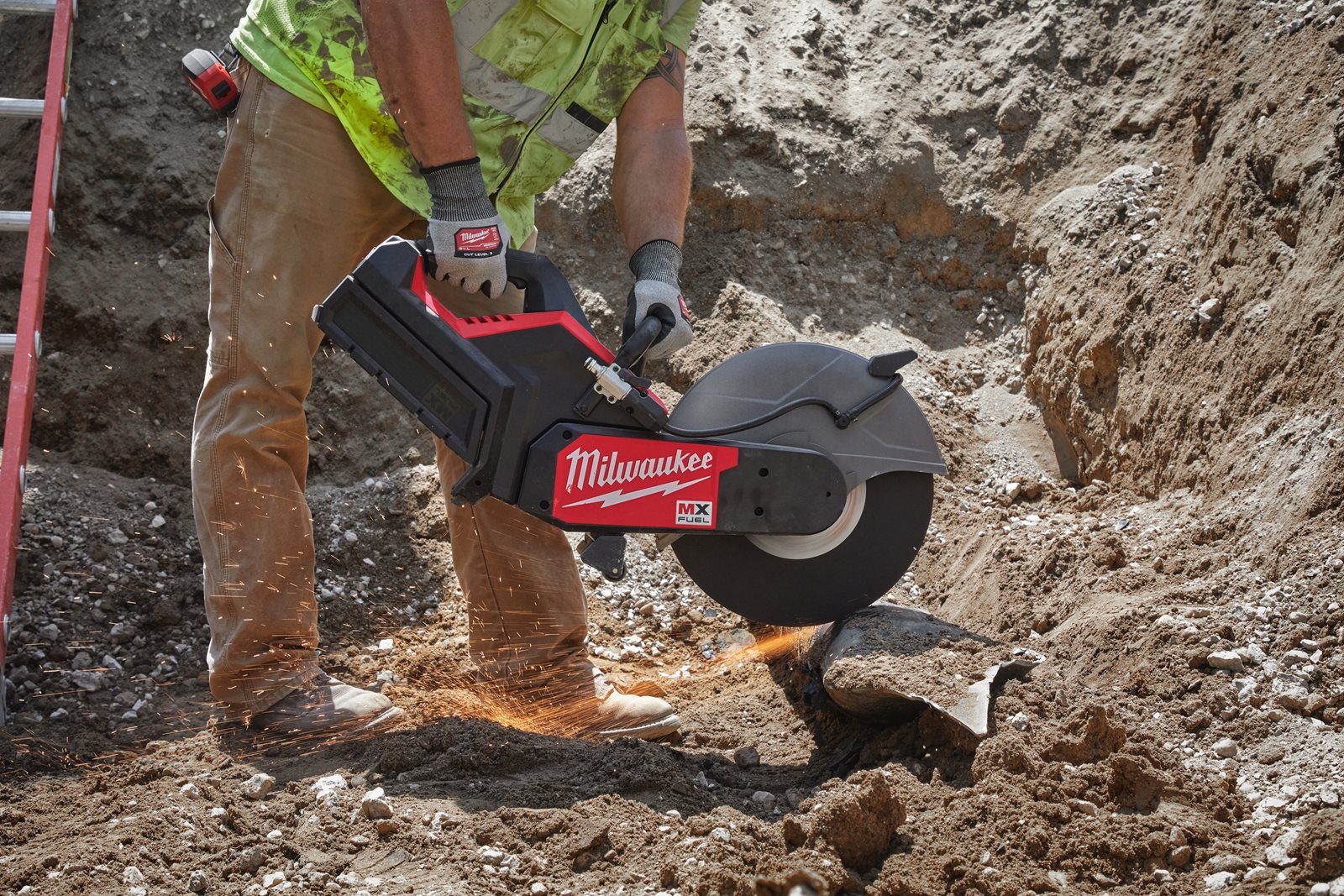 Fierăstrău debitare MX FUEL 350 mm Milwaukee MXF COS350G2-0 - in utilizare 12