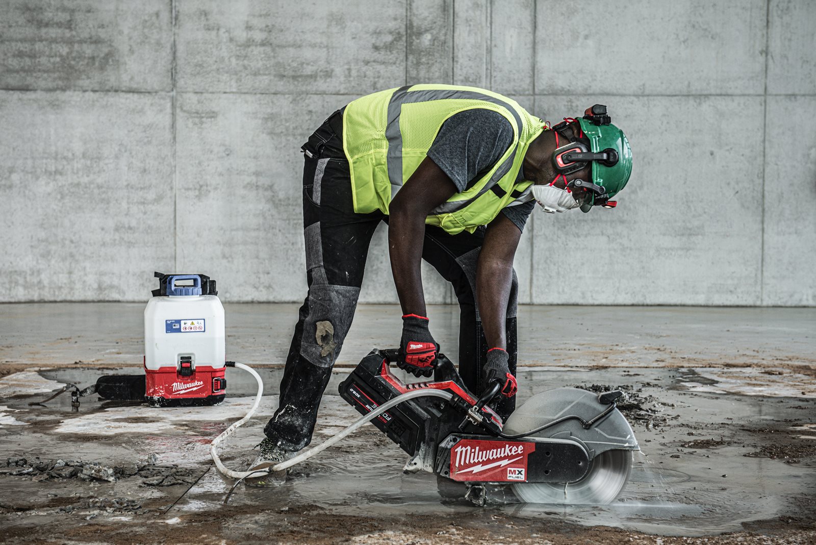 Fierăstrău debitare MX FUEL 350 mm Milwaukee MXF COS350G2-0 - in utilizare 20