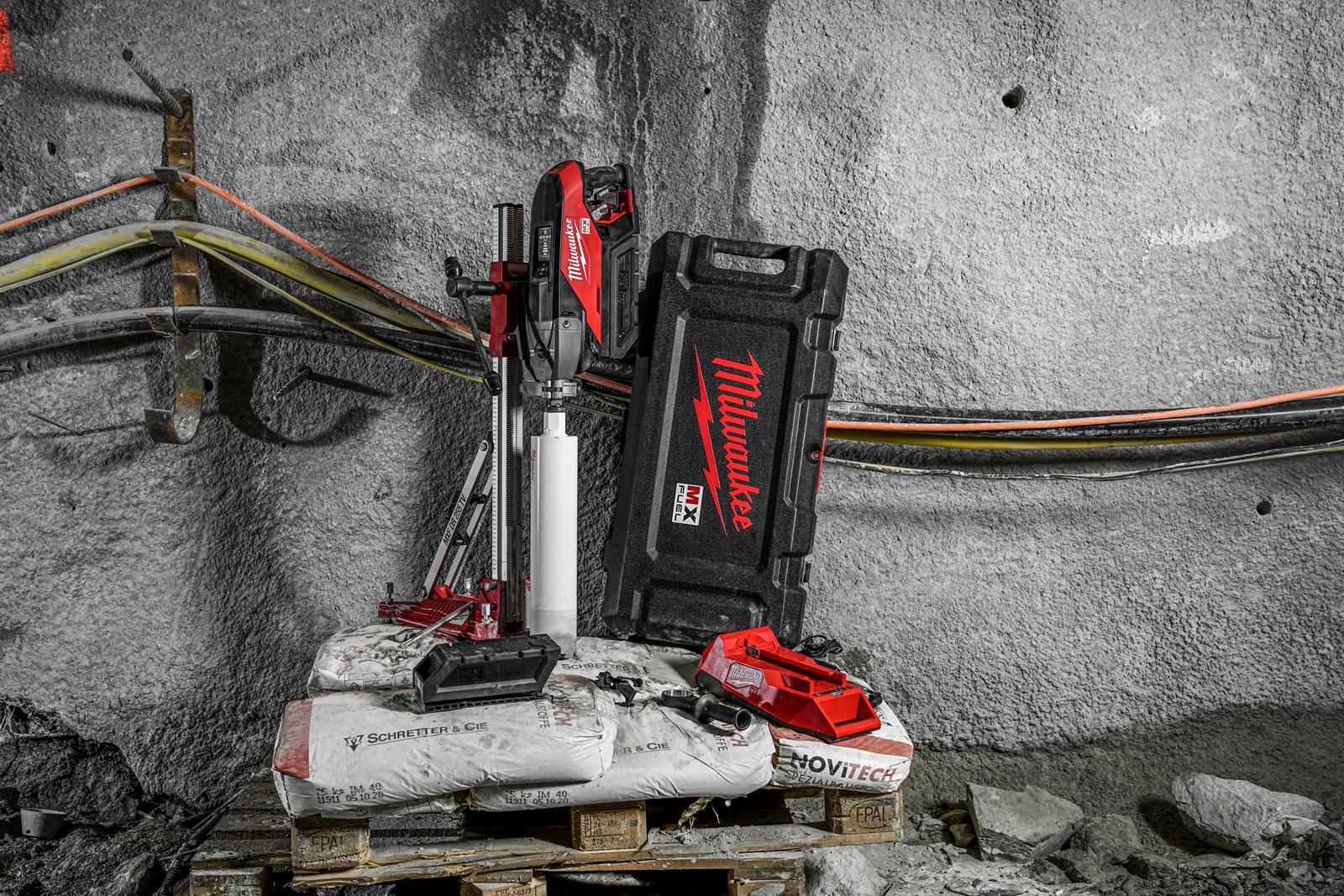 Suport premium pentru mașina de găurit cu carotă diamantată MX FUEL MXF DCD150 Milwaukee MXF DR255TV - in utilizare 4