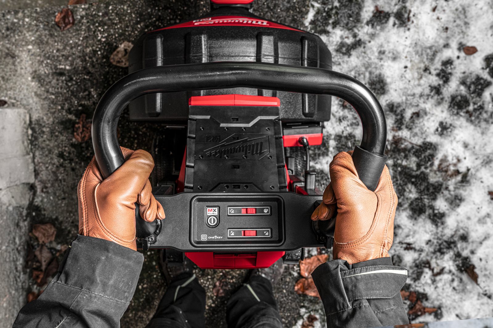 Mașină industrială de desfundat țevi cu funcție POWERTREDZ MX FUEL Milwaukee MXF LSDP-301 - in utilizare 16
