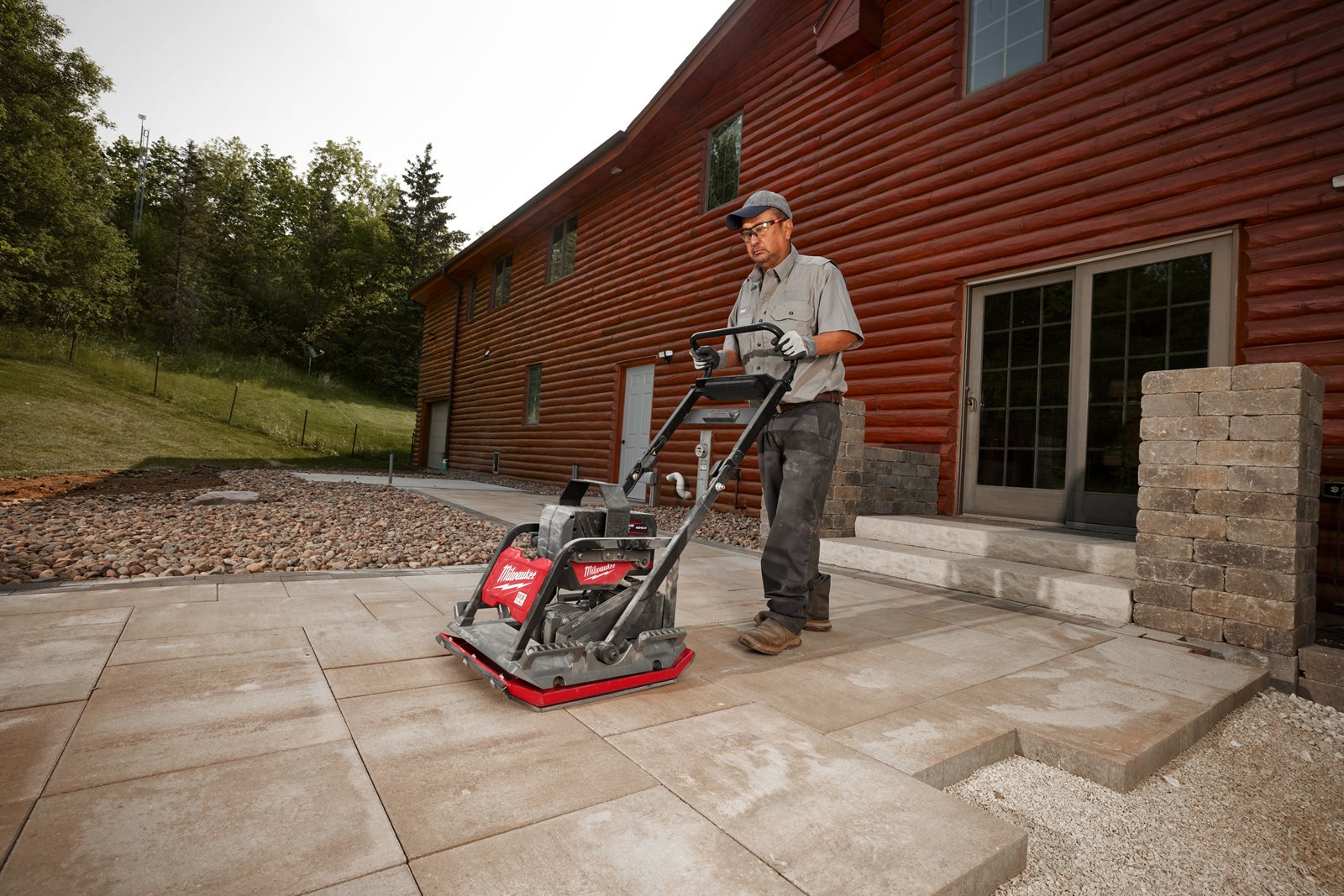 Placă compactoare MX FUEL Milwaukee MXF PC50-0 - in utilizare 10