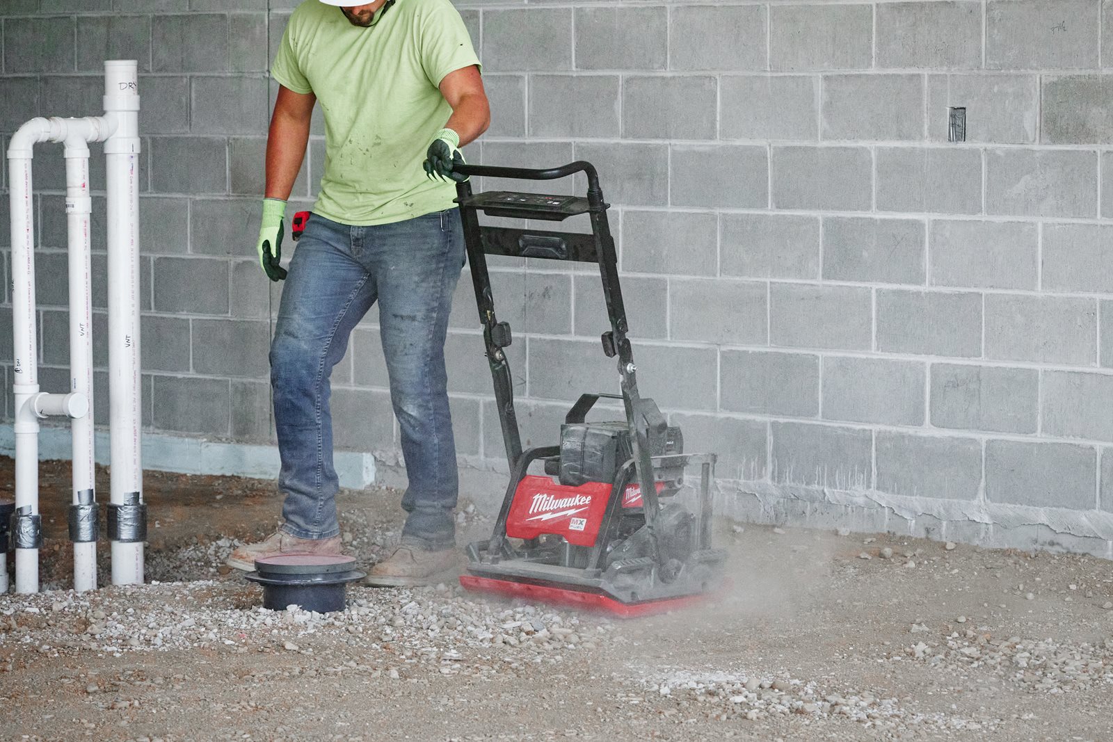 Placă compactoare MX FUEL Milwaukee MXF PC50-0 - in utilizare 16