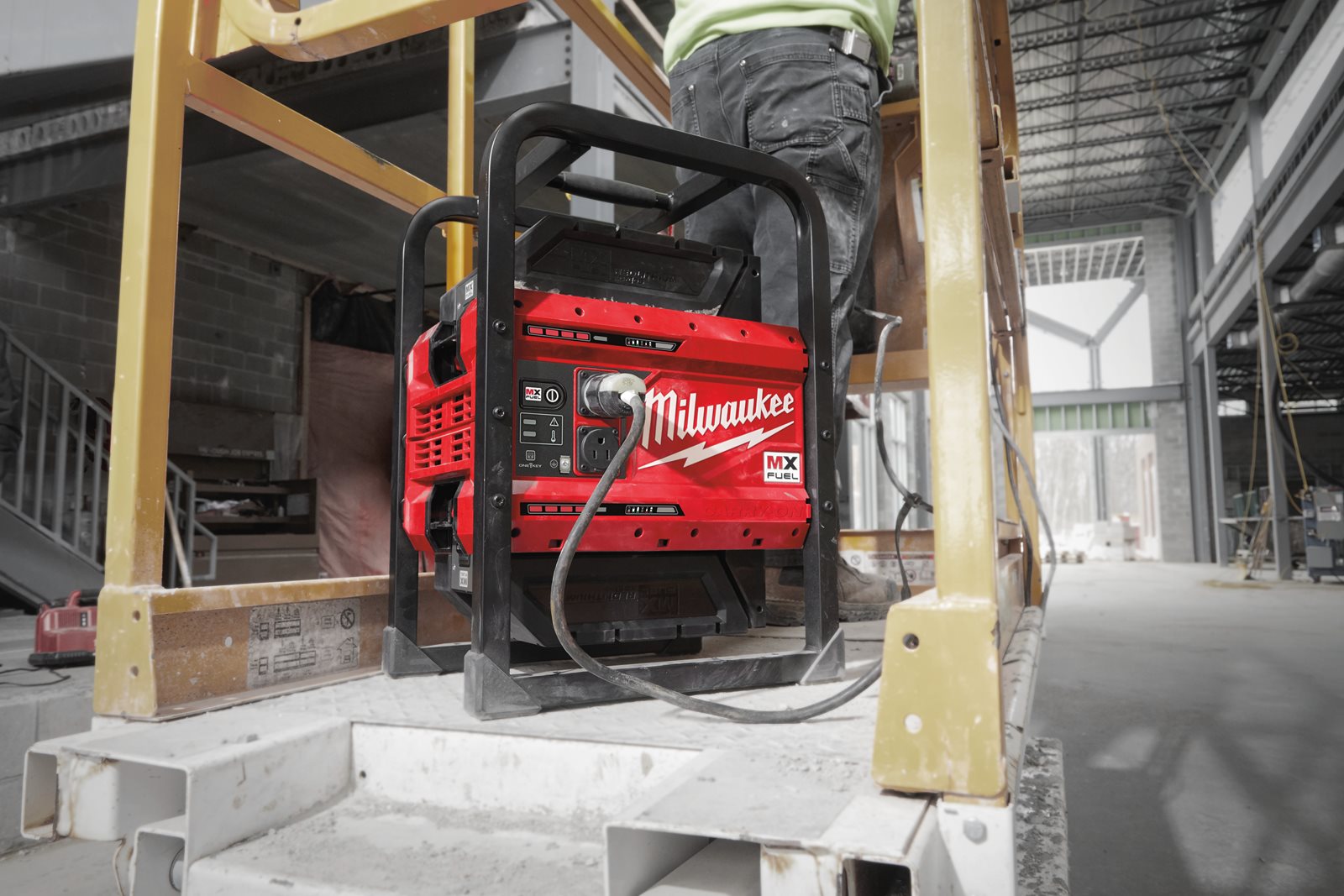 Invertor MX FUEL Milwaukee MXF PS-602 - in utilizare 3