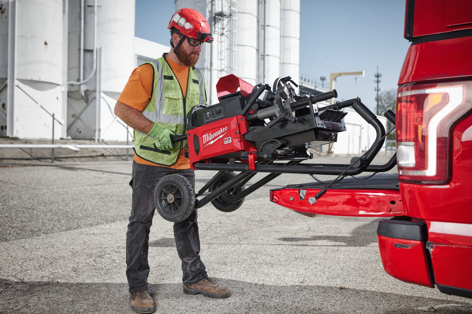 Dispozitiv de filetat țevi 2" MX FUEL ONE-KEY Milwaukee MXF PTR2-601 - in utilizare 11