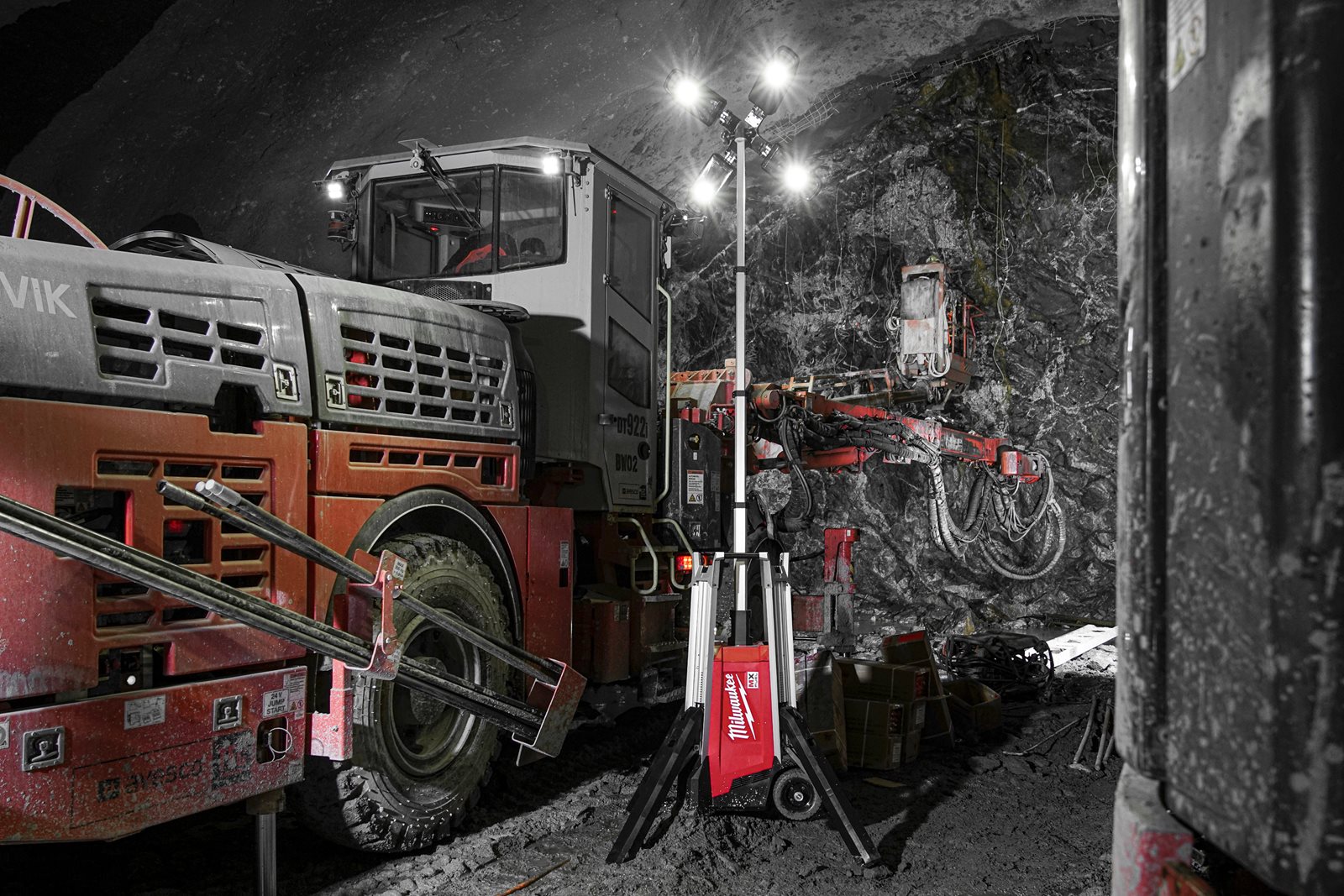 Turn mobil de iluminat MX FUEL Milwaukee MXF TL-601 - in utilizare 16