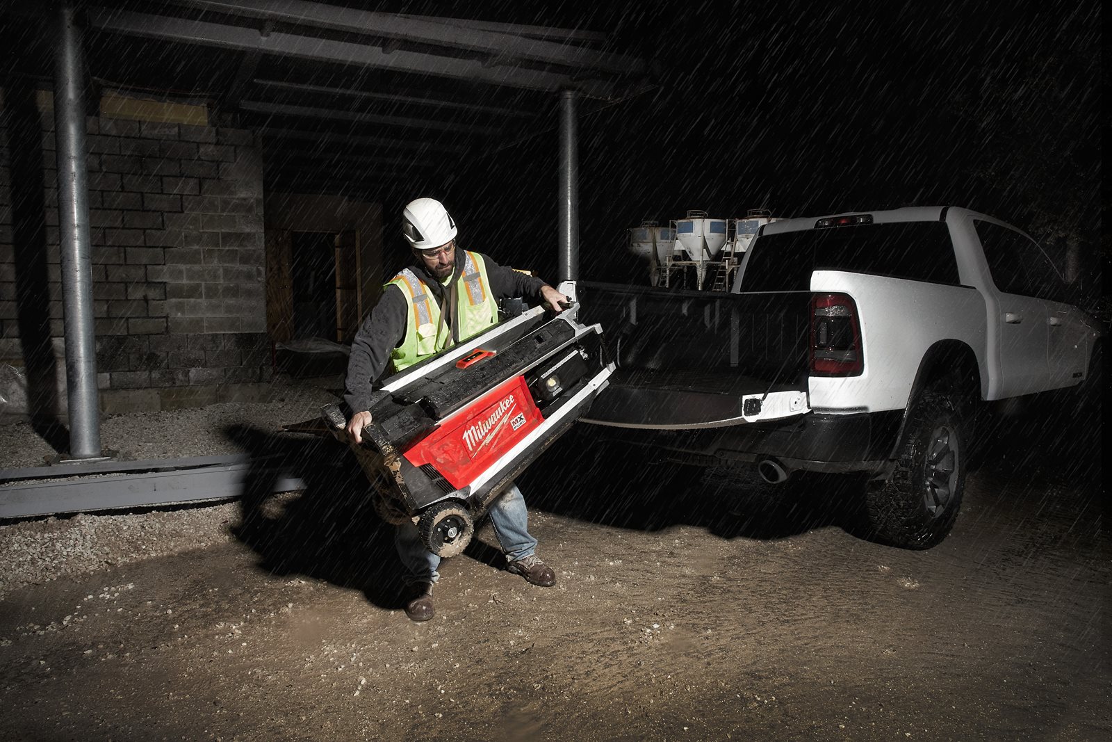 Turn mobil de iluminat MX FUEL Milwaukee MXF TL-601 - in utilizare 7