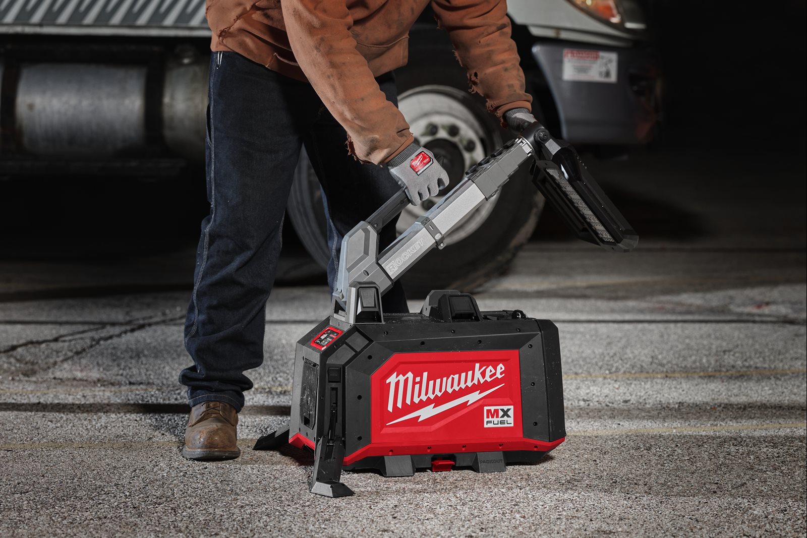 Turn compact de iluminat MX FUEL Milwaukee MXF TLIC-601 - in utilizare 14