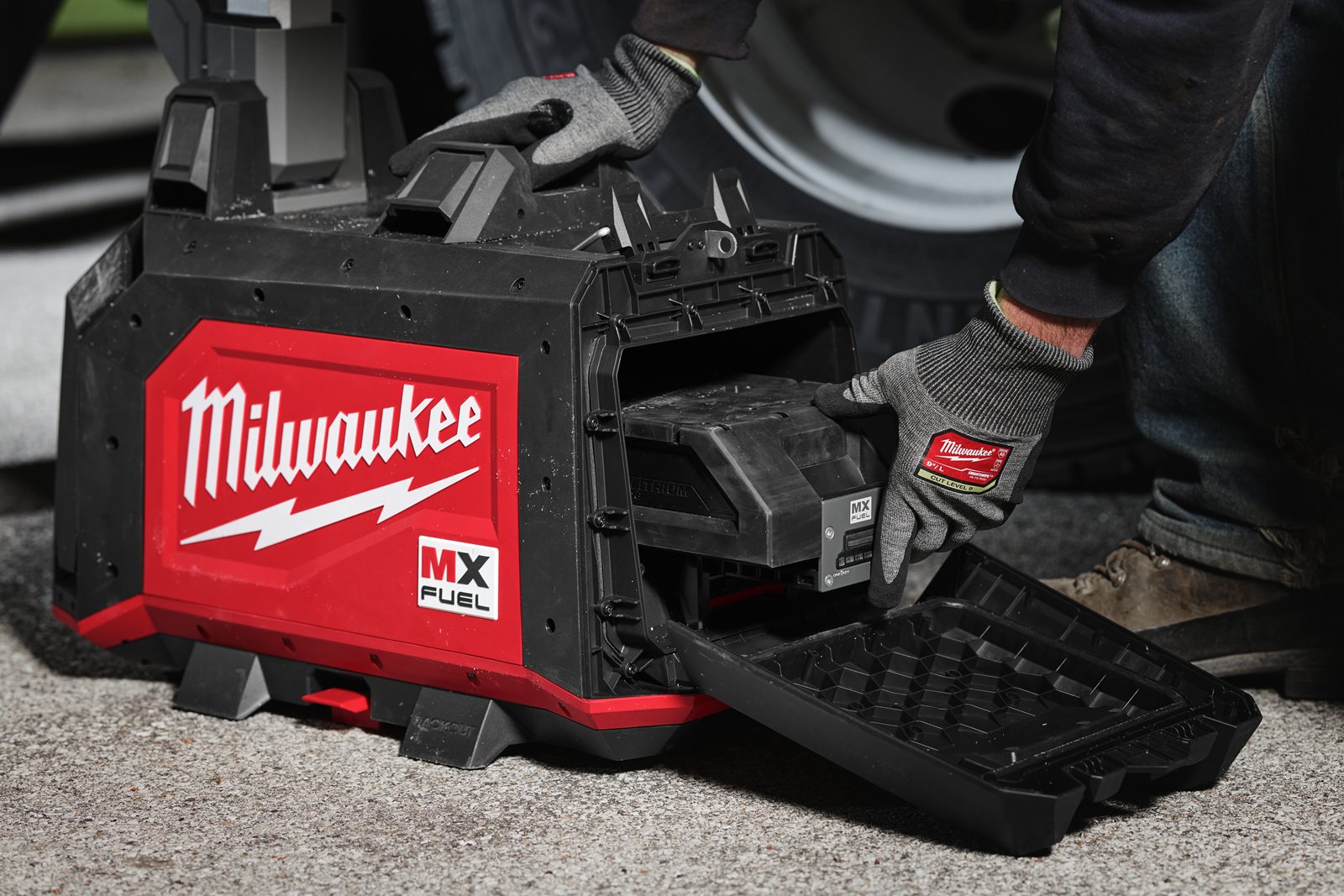 Turn compact de iluminat MX FUEL Milwaukee MXF TLIC-601 - in utilizare 15