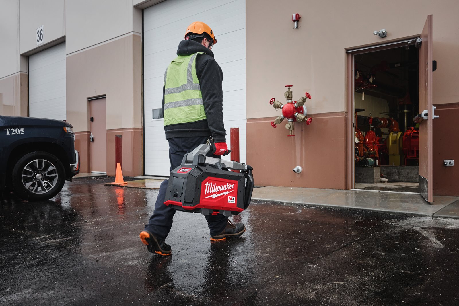 Turn compact de iluminat MX FUEL Milwaukee MXF TLIC-601 - in utilizare 6
