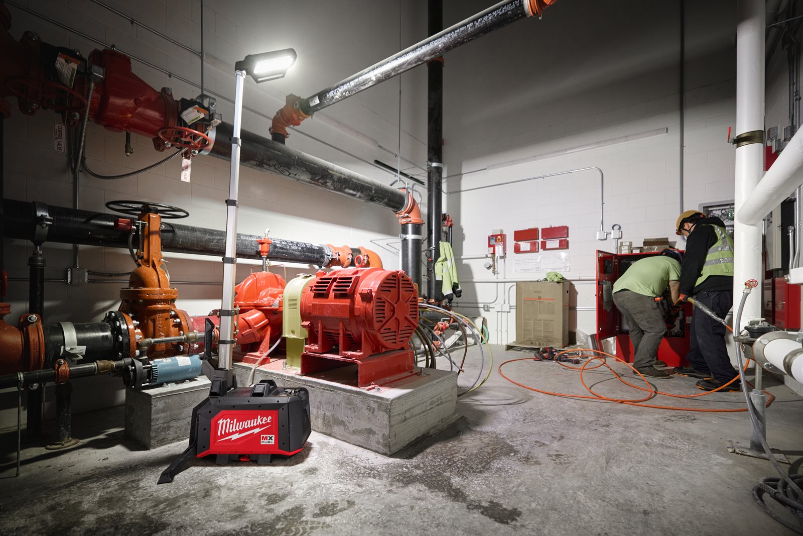 Turn compact de iluminat MX FUEL Milwaukee MXF TLIC-601 - in utilizare 7