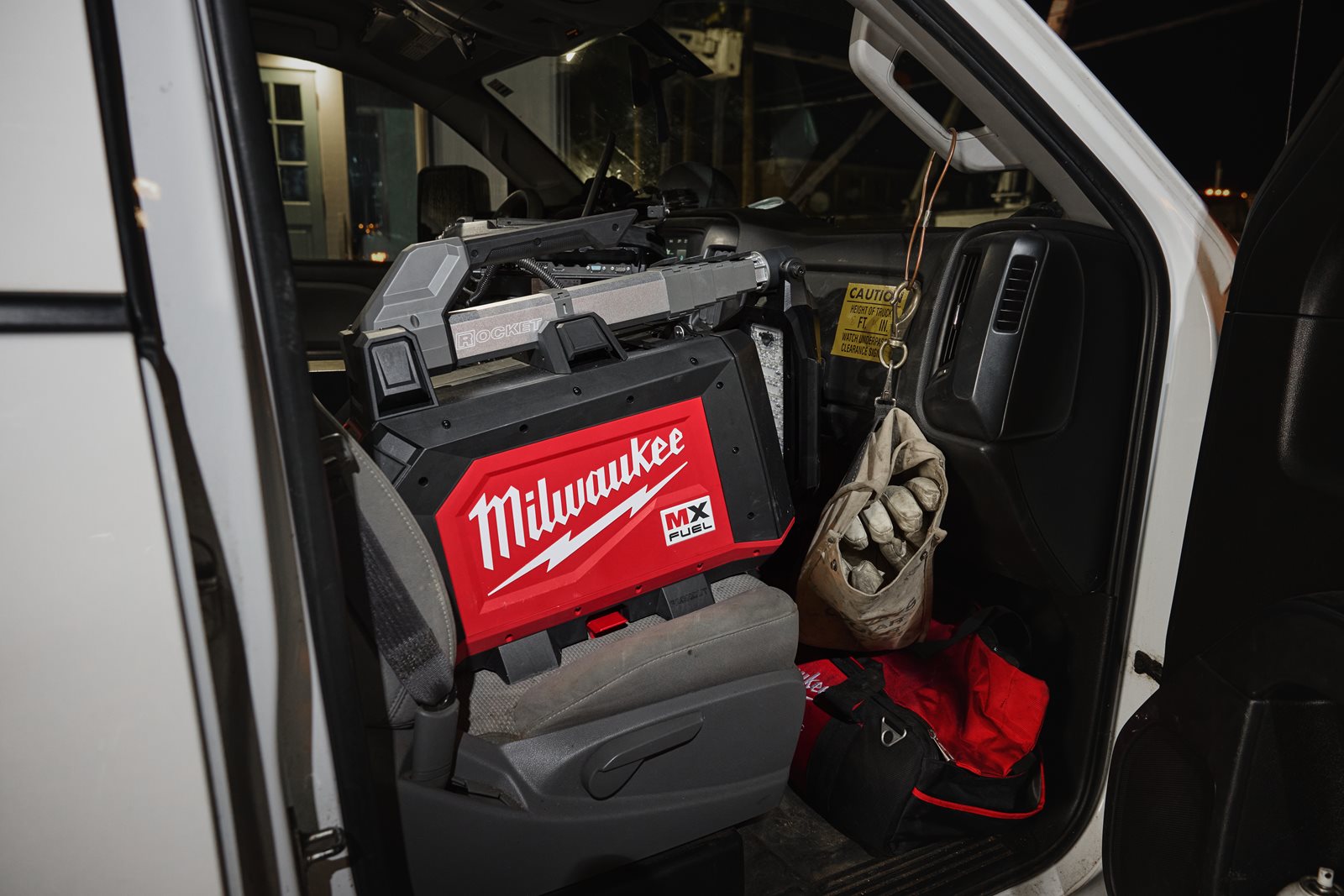 Turn compact de iluminat MX FUEL Milwaukee MXF TLIC-601 - in utilizare 9