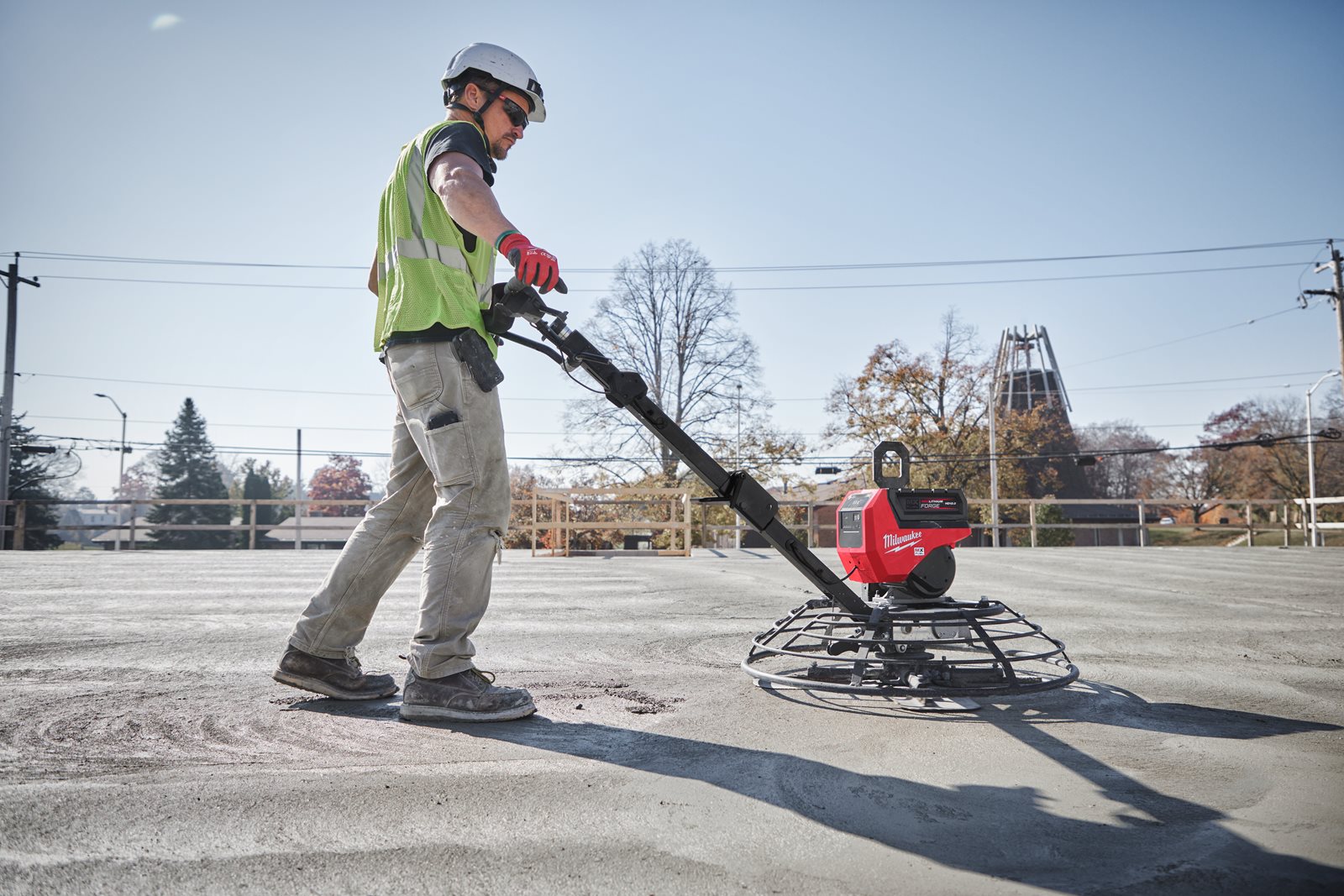 Mașină de finisat beton MX FUEL 900 mm Milwaukee MXF WBT90-122 - in utilizare 4
