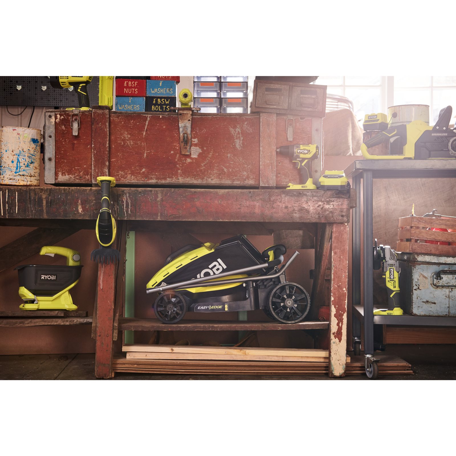 Mașină de tuns gazonul 18V ONE+, punte 33cm Ryobi OLM1833B - detaliu 1