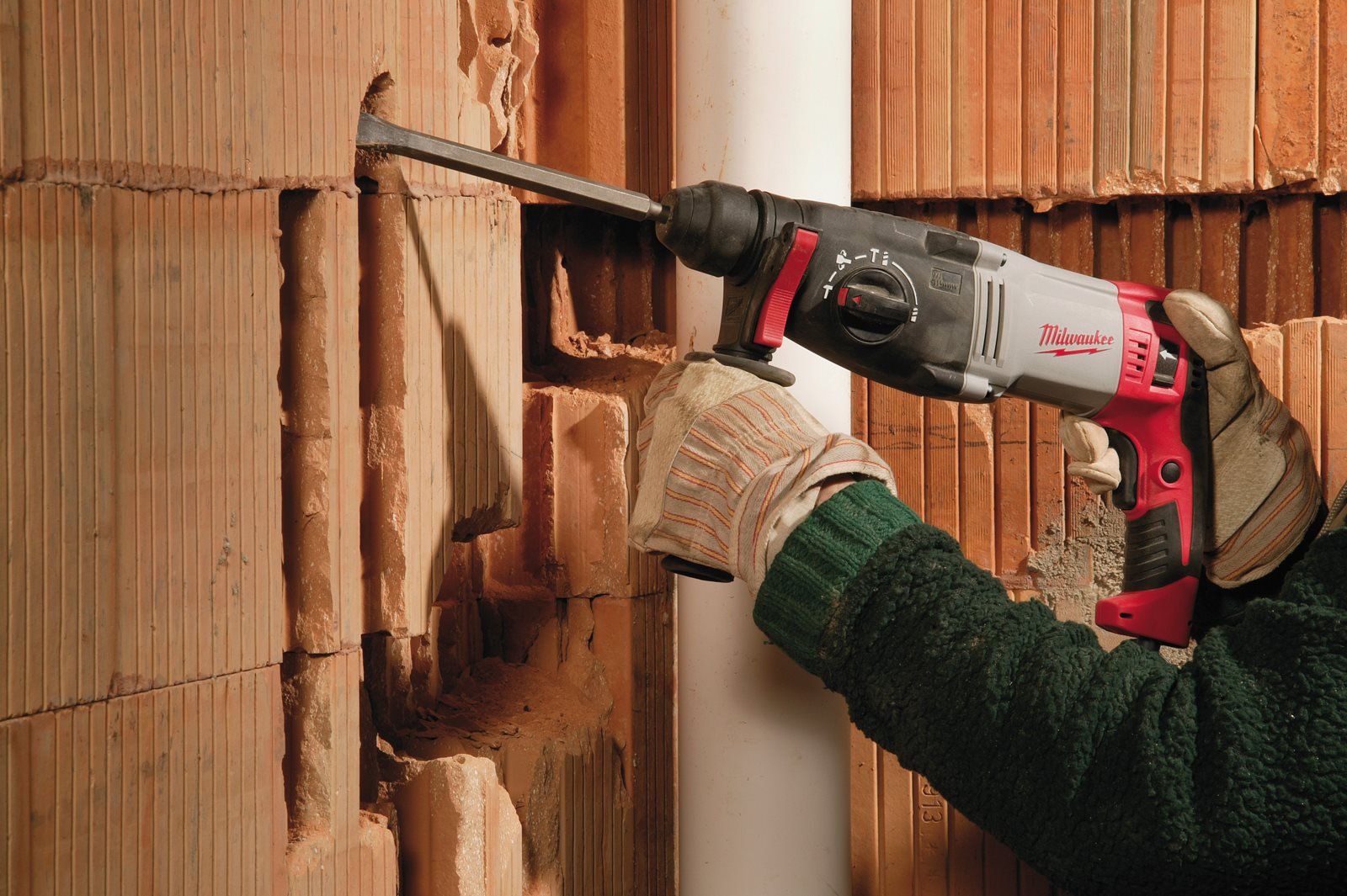 Ciocan rotopercutor SDS-Plus, 3 moduri Milwaukee PH 28 X - in utilizare 4