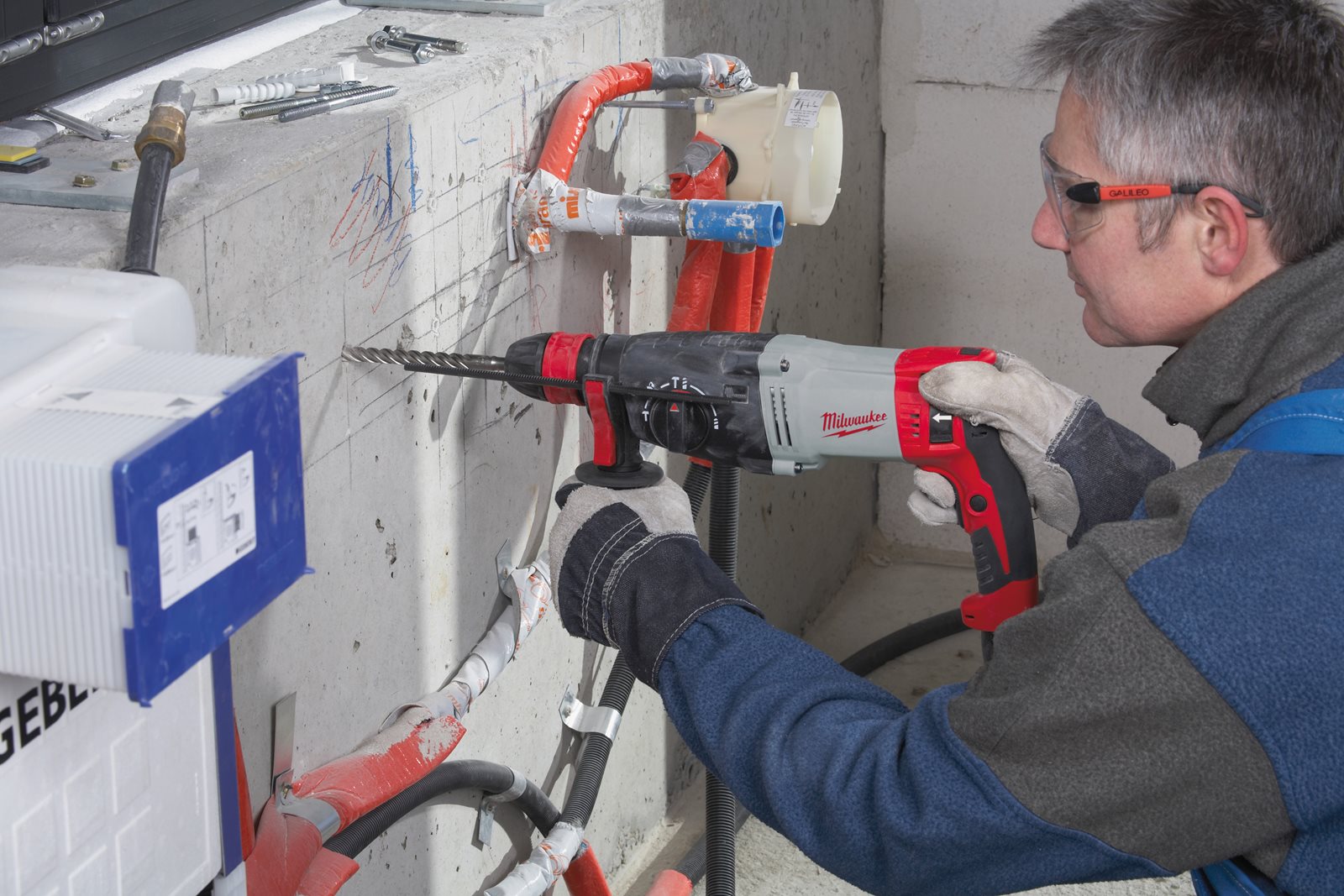 Ciocan rotopercutor SDS-Plus, 3 moduri Milwaukee PH 30 POWER X - in utilizare 2