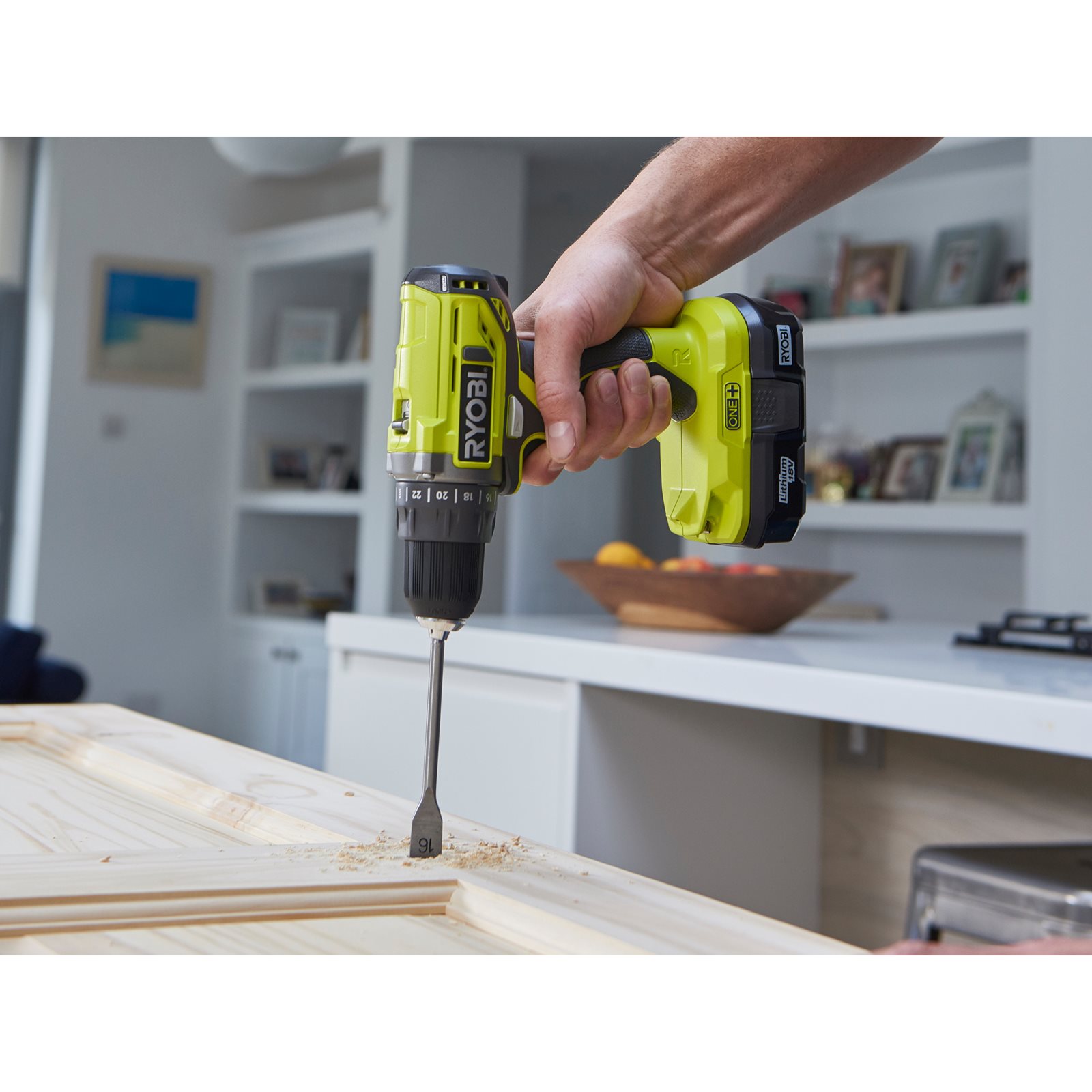 Mașină de găurit/înșurubat 18V ONE+ (2 x 2,0 Ah) Ryobi R18DD2-220S - in utilizare 2