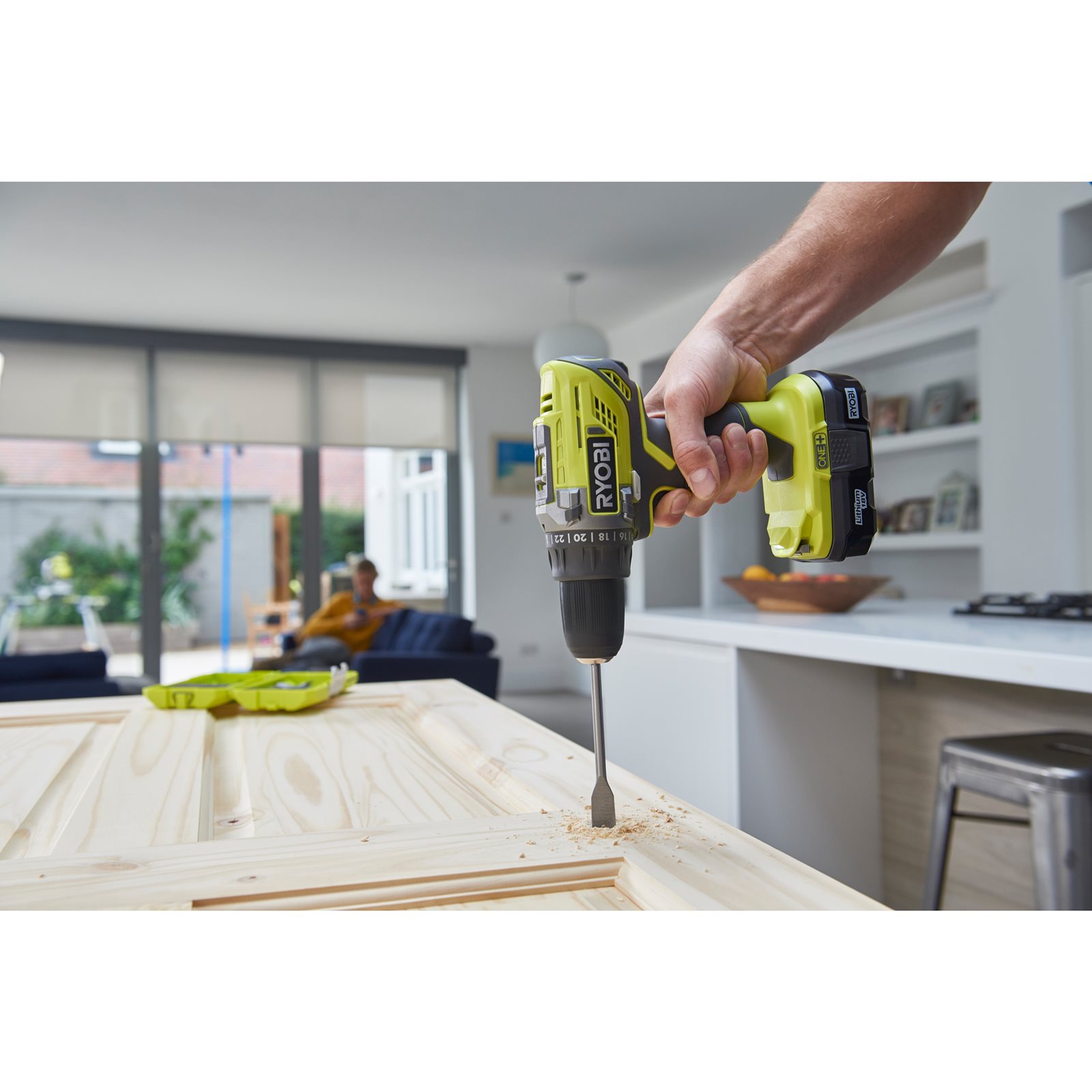 Mașină de găurit/înșurubat 18V ONE+ (1 x 2,0 Ah) Ryobi R18DD3-120S - in utilizare 4